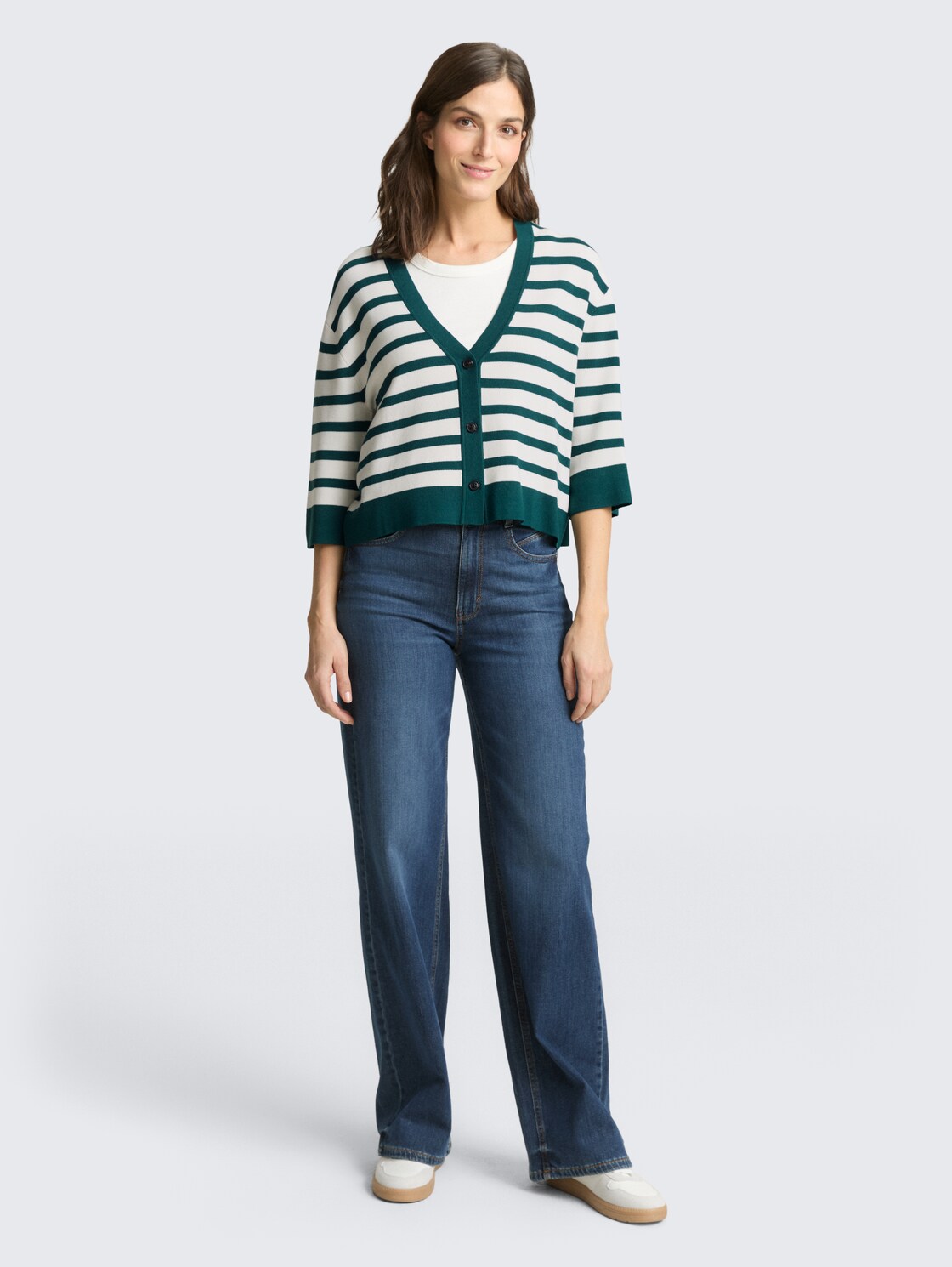 Loose Fit Cardigan mit Streifenmuster - white green knit stripe - Model-Vorderansicht