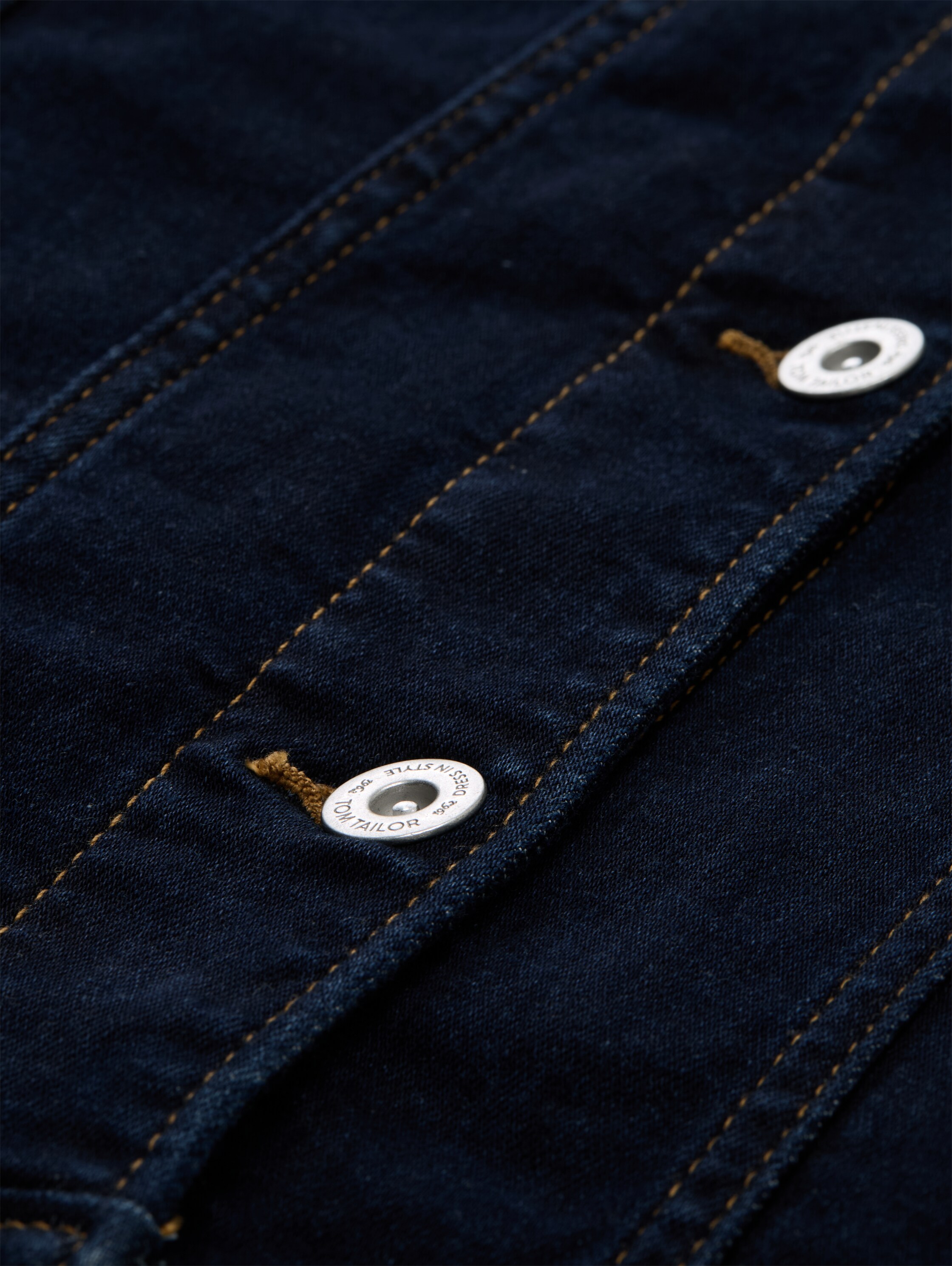 Denim jacket with side pockets - clean_rinsed_blue_denim - 