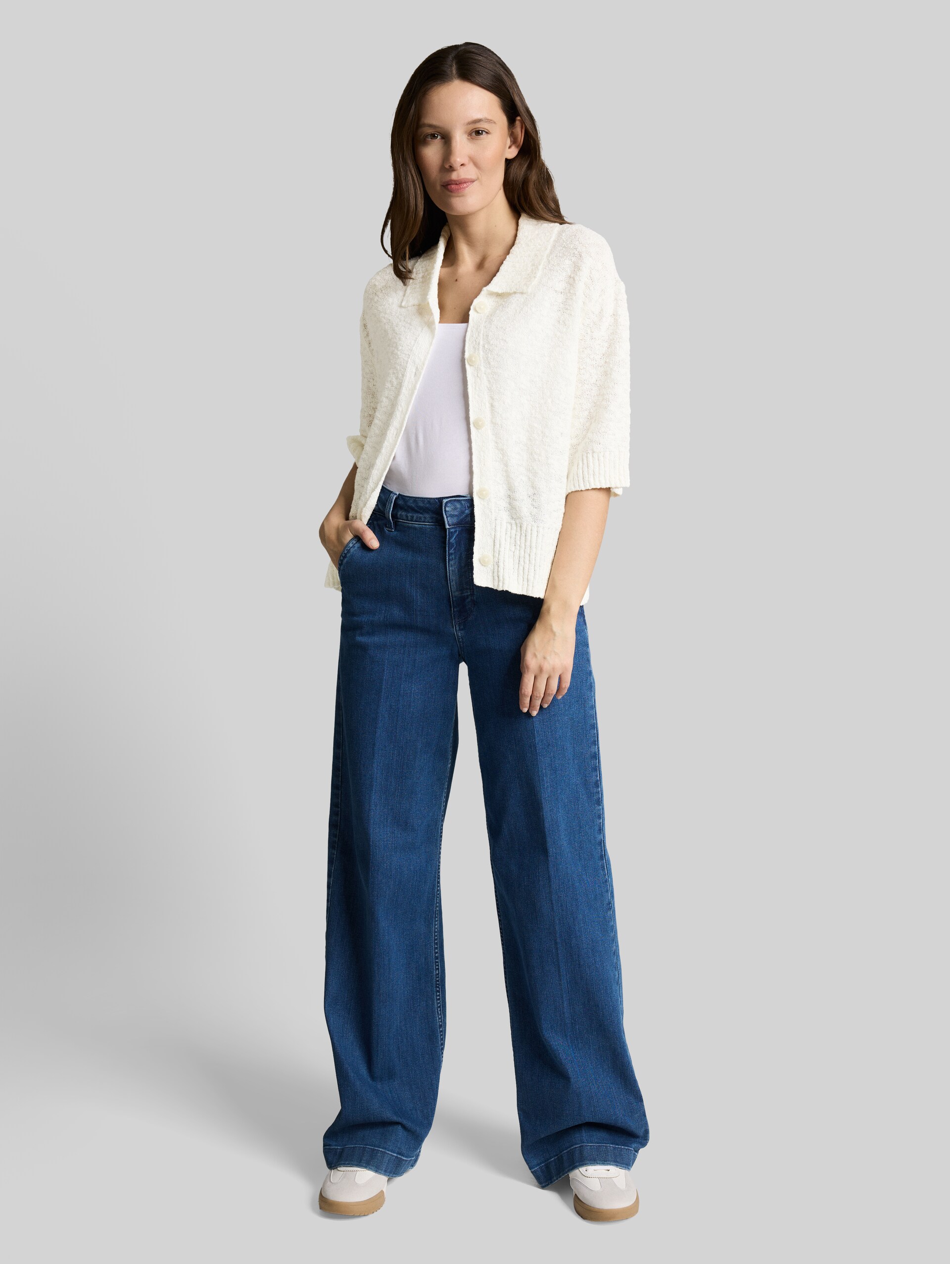 Loose fit bouclé cardigan with collar - Whisper White - Model front view