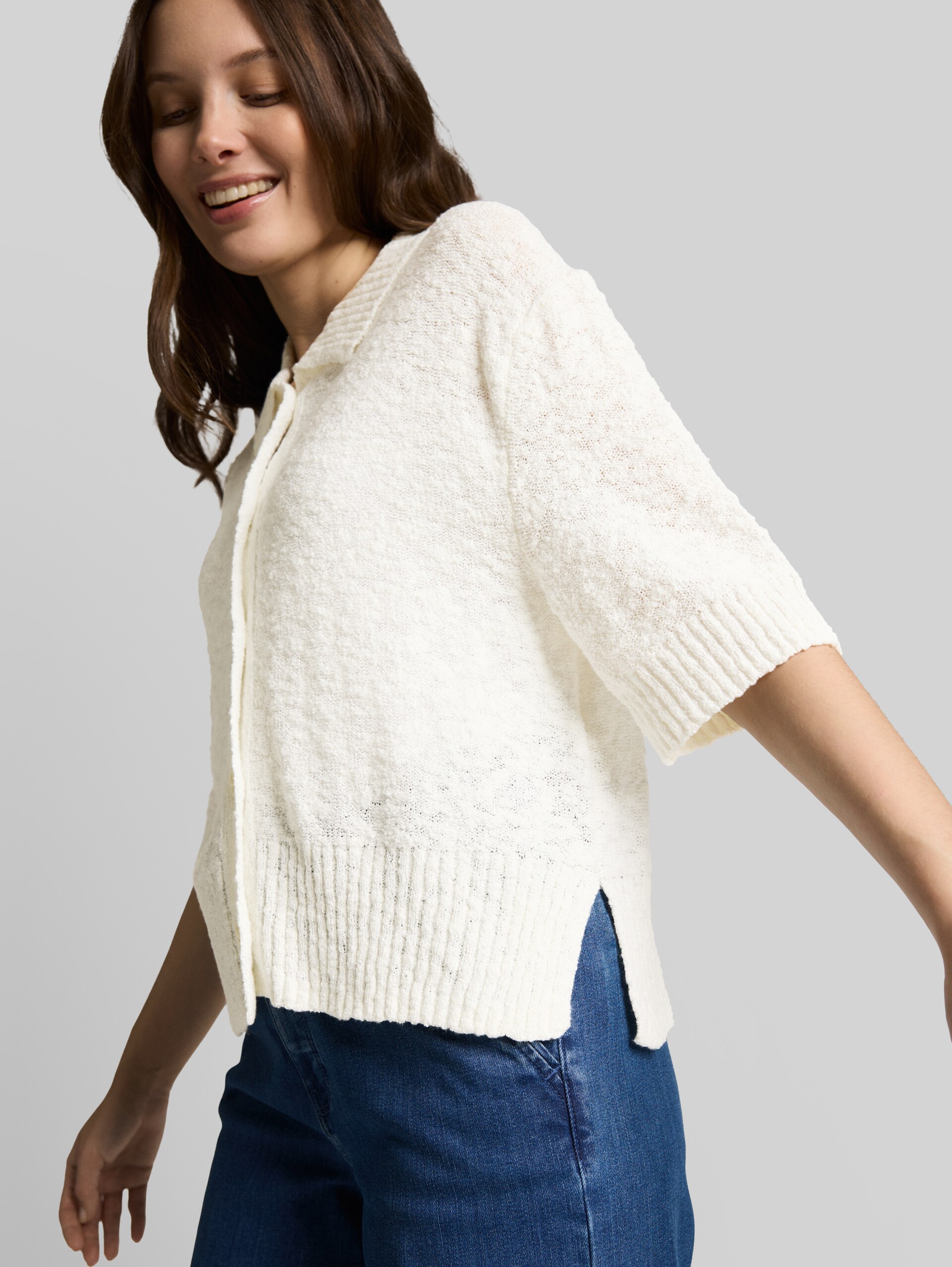Loose fit bouclé cardigan with collar - Whisper White - Detail model view
