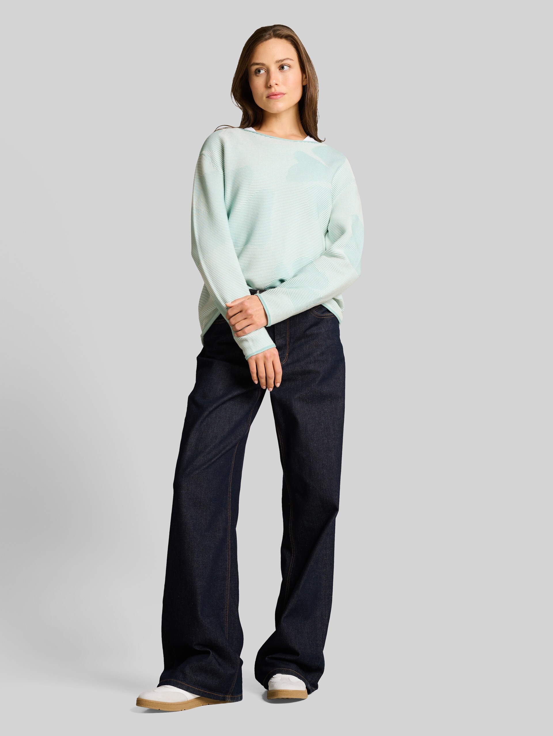Cotton knit jumper - mint ginko structure stripe - Model front view
