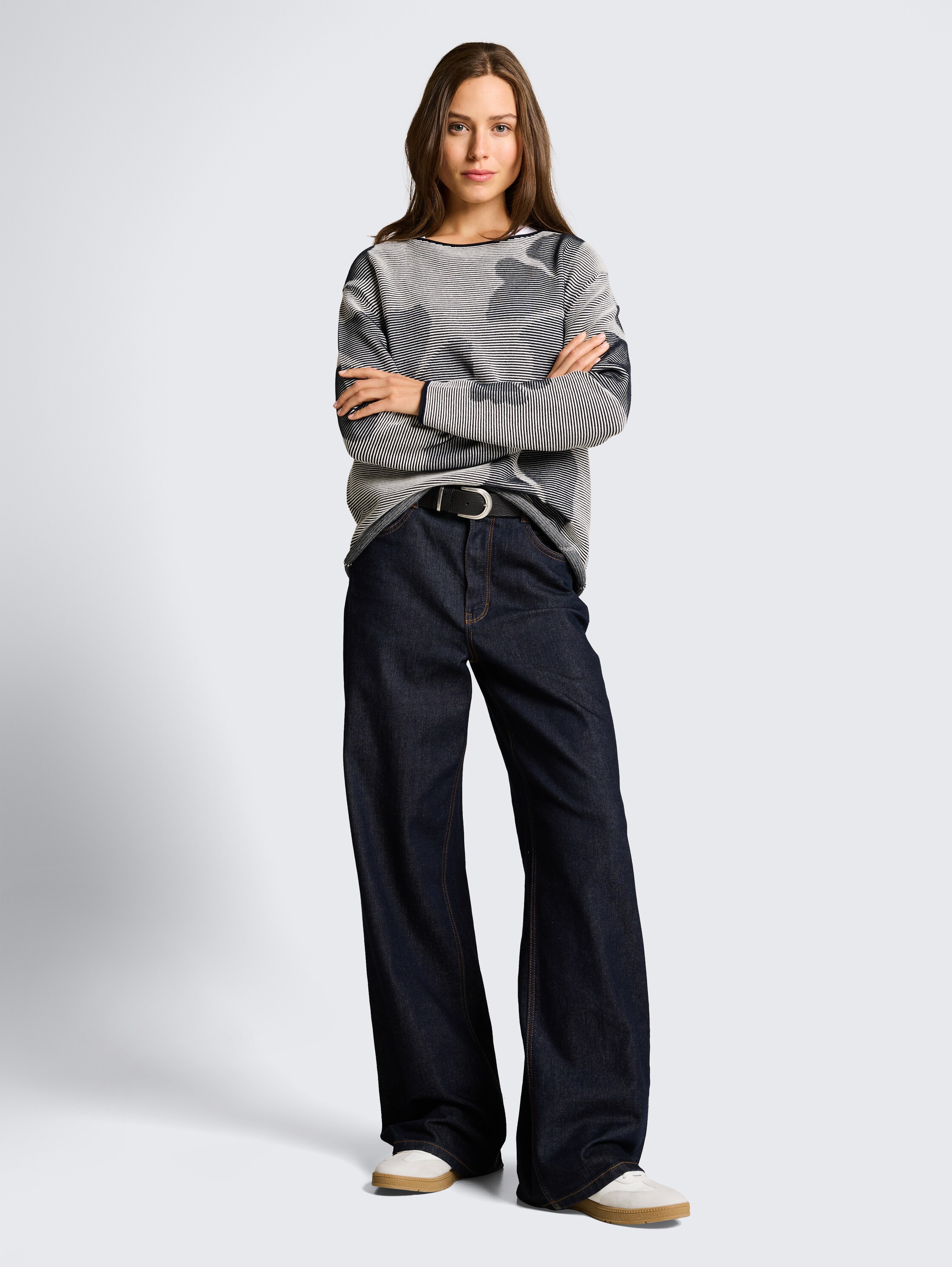 Strickpullover aus Baumwolle - navy ginko structure stripe - Model-Vorderansicht