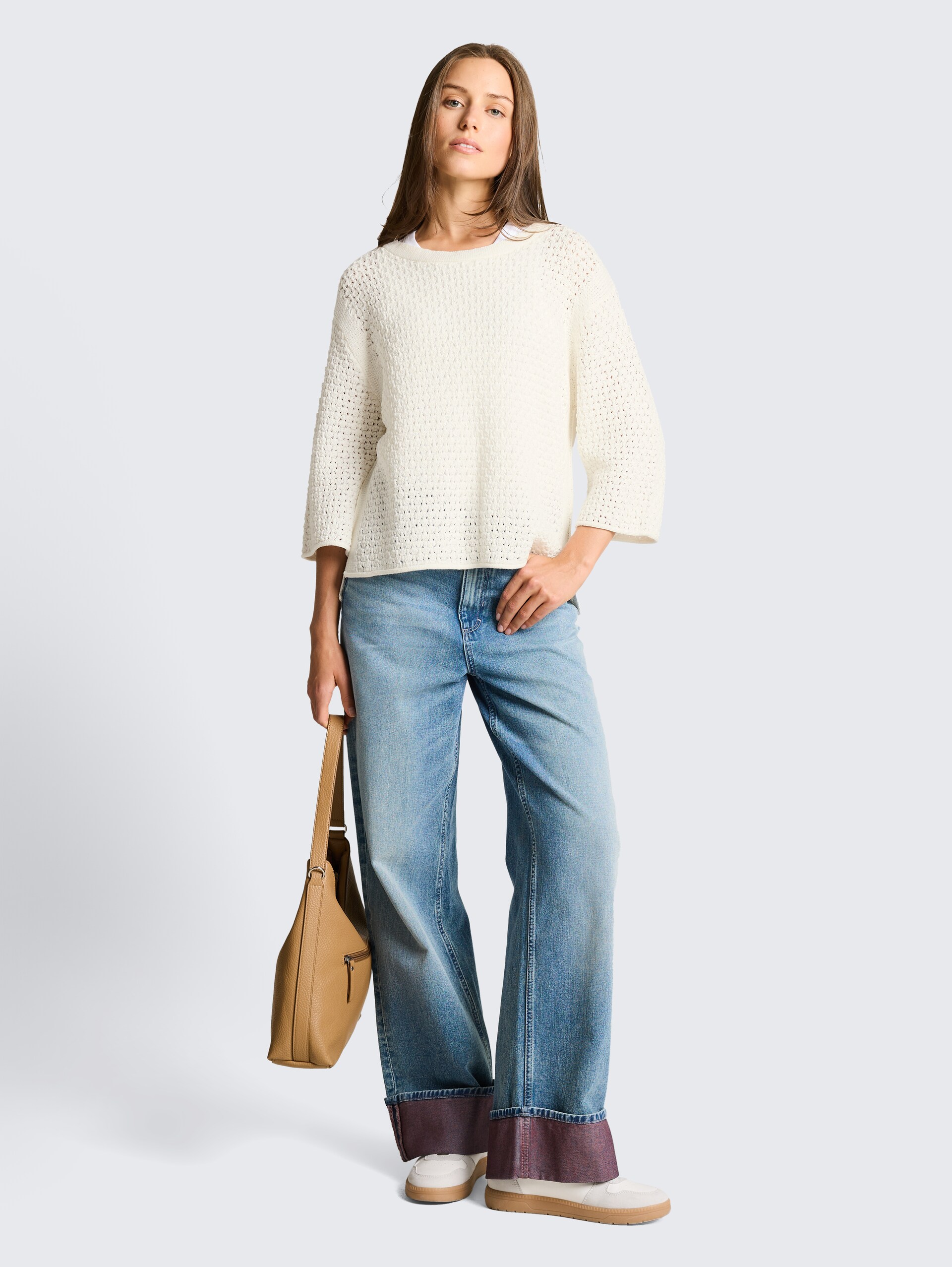 Loose Fit Strickpullover mit Lochmuster - Whisper White - Model-Vorderansicht