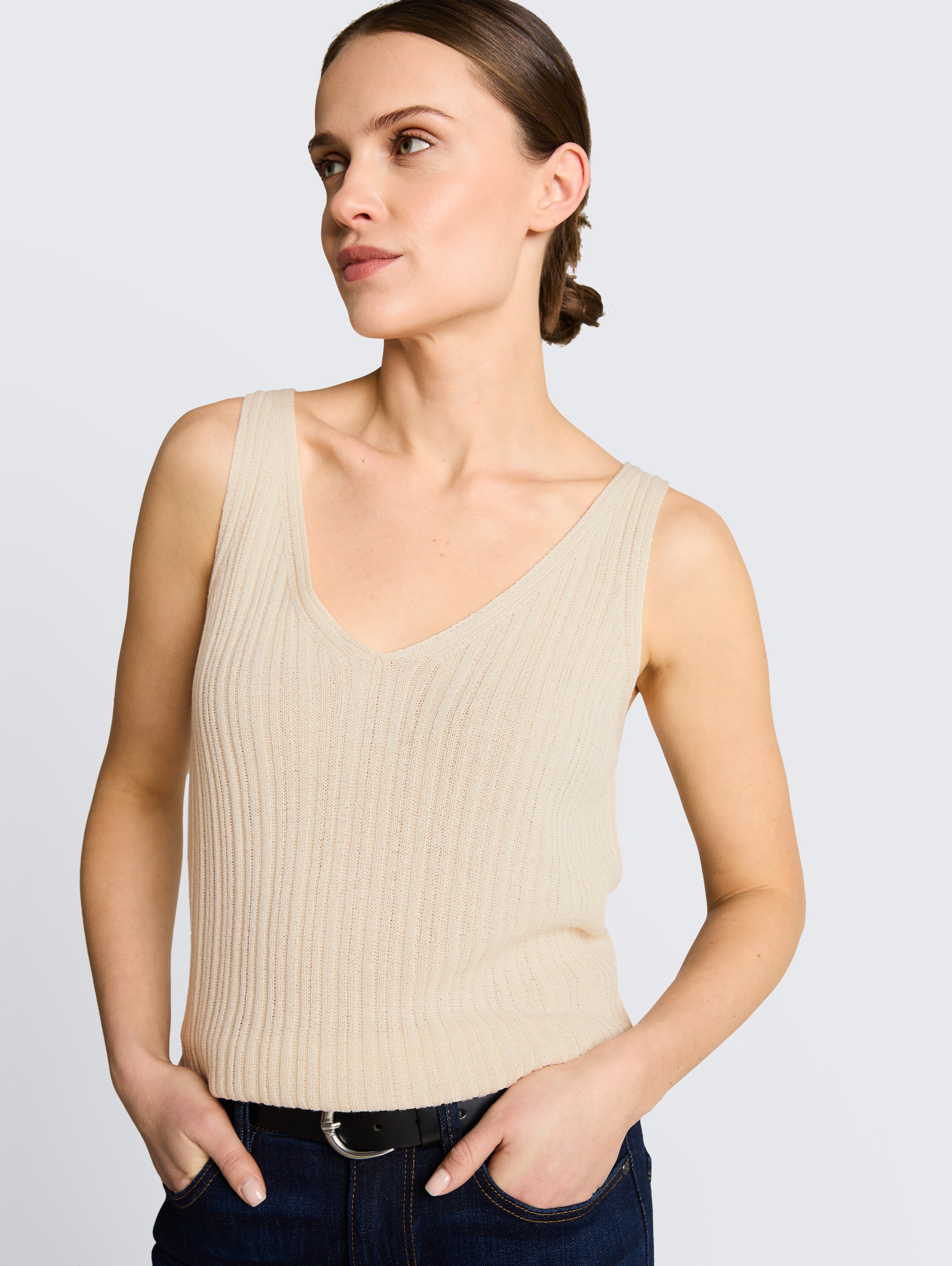 Gebreide top met V-hals - dove_white - 