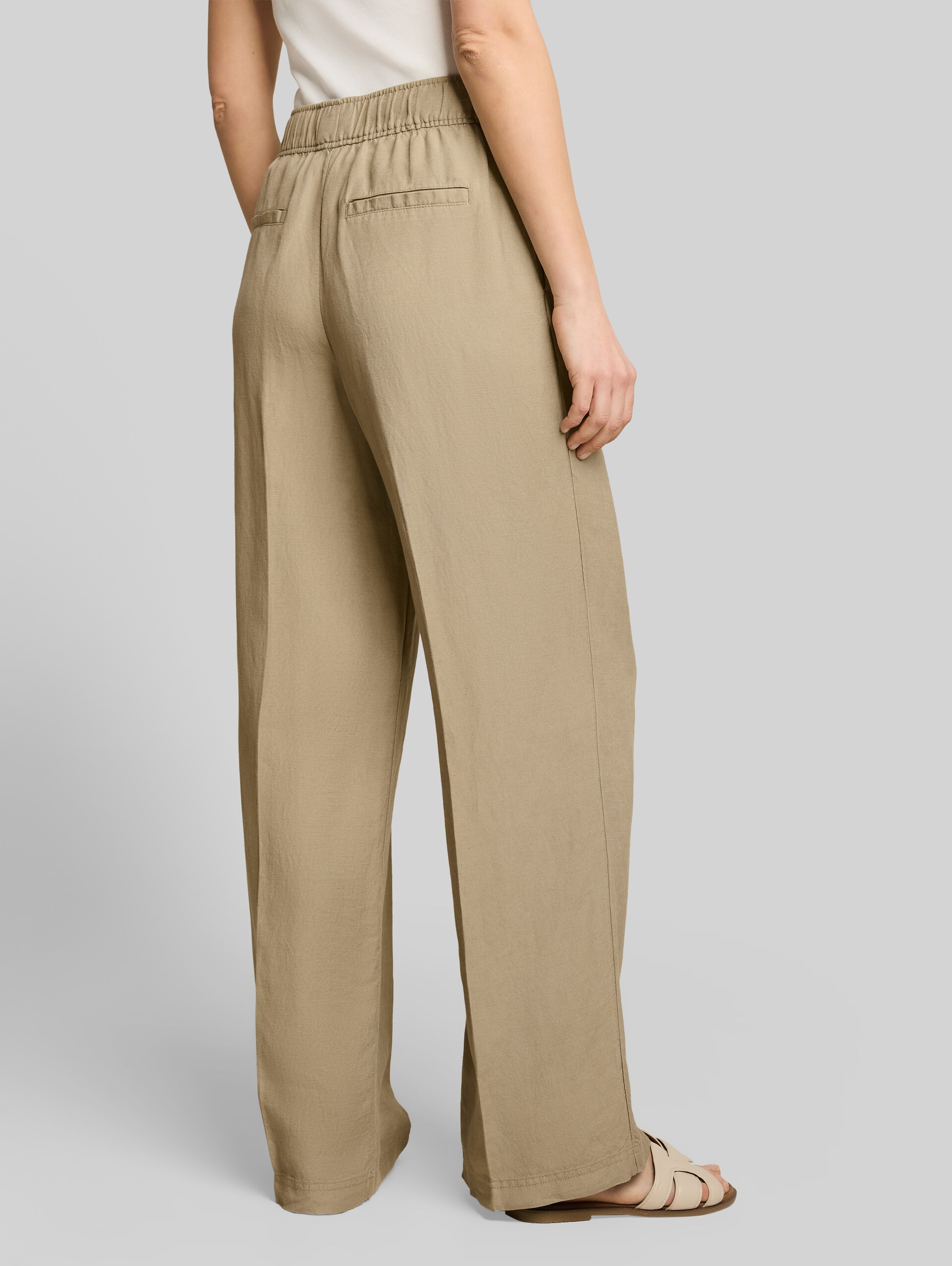 Loose fit trousers with linen content - Silver Olive - Neckline model-back view