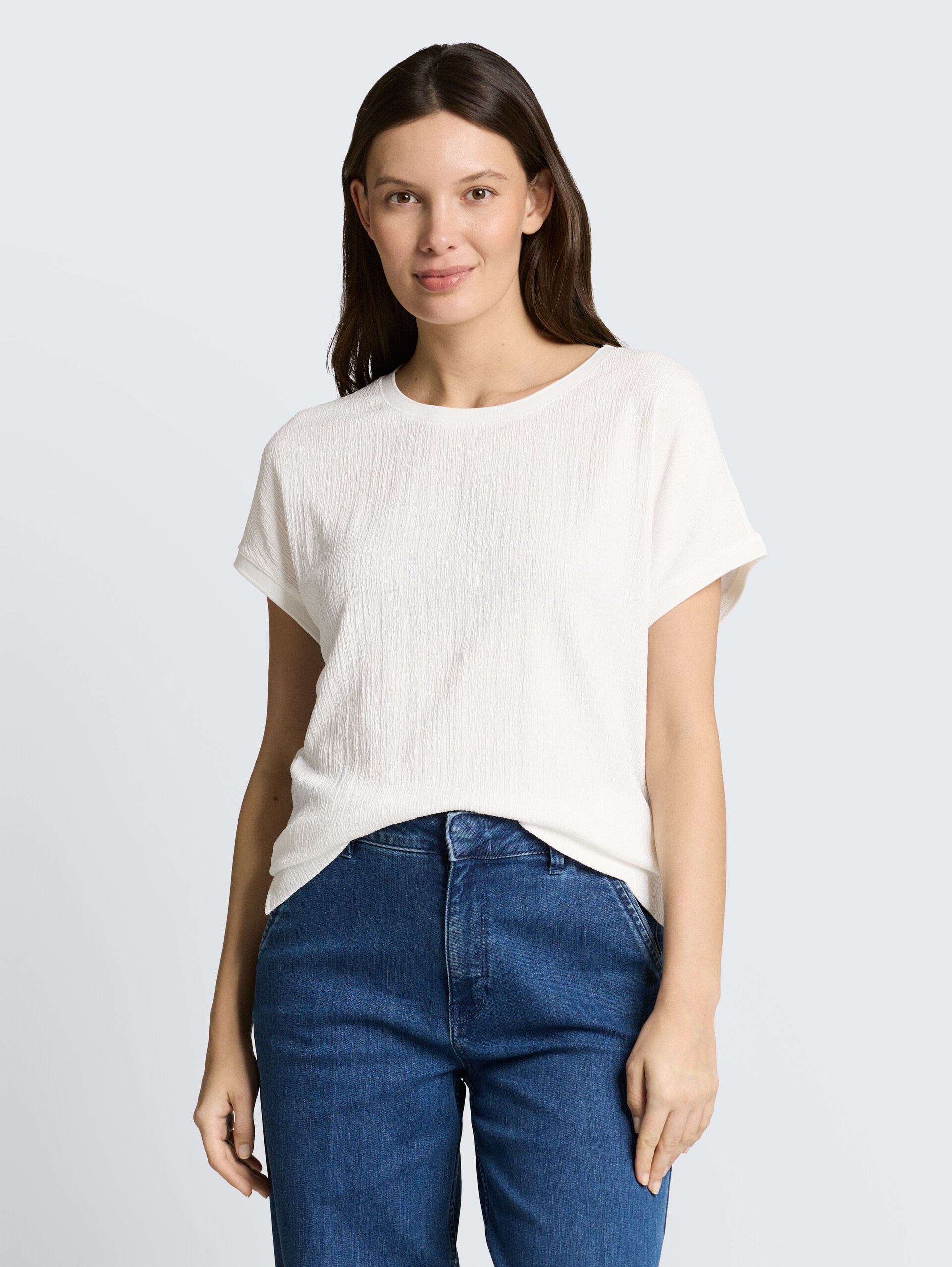 T-Shirt im Material-Mix - Whisper White - Ausschnitt Model-Vorderansicht