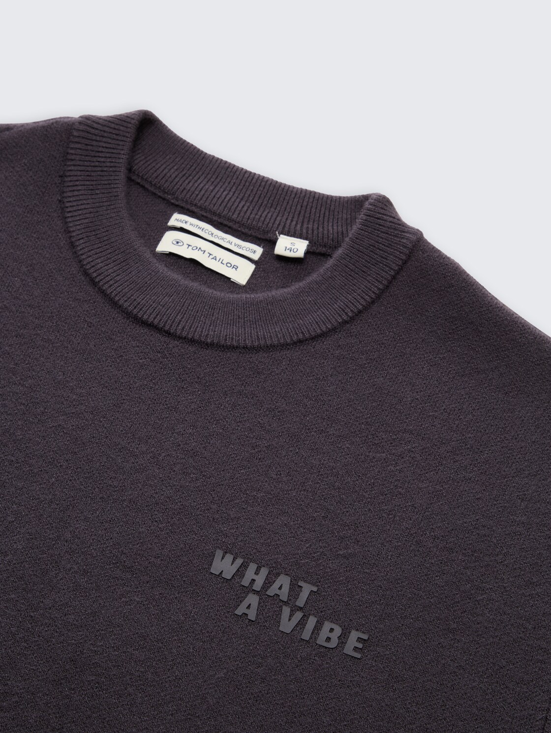 Oversize Strickpullover mit Print - coal grey - Detail-Model-Ansicht