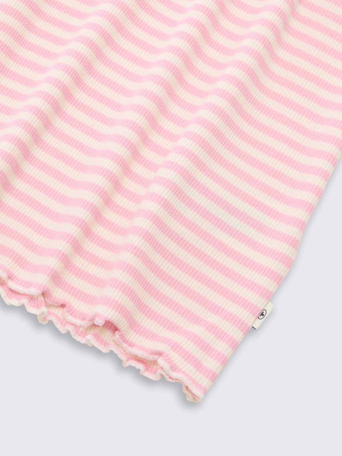 Cropped Ripp T-Shirt - pink white stripe - Detail-Model-Ansicht