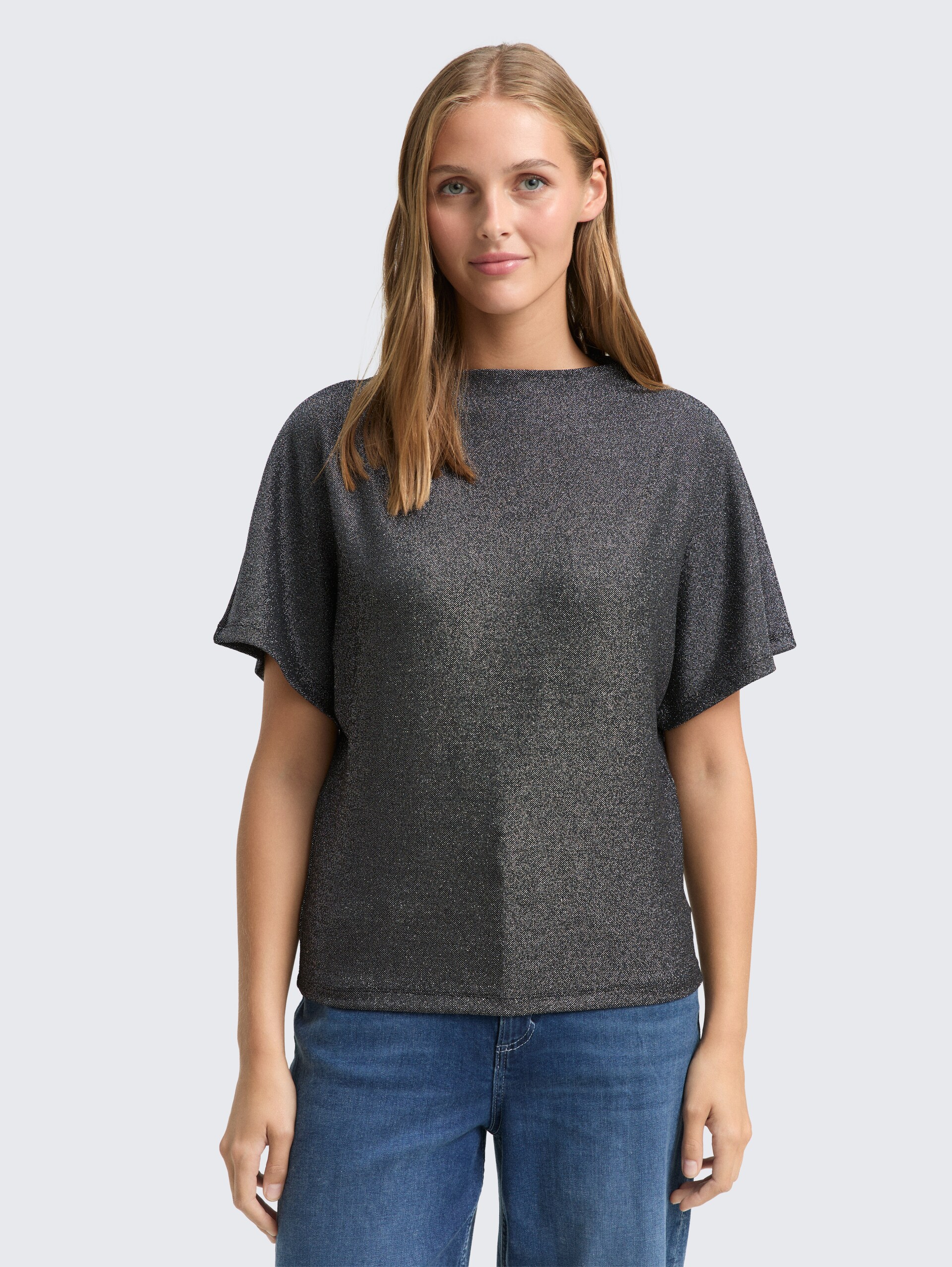 Glitzer T-Shirt mit Fledermausärmeln - black glitter - Ausschnitt Model-Vorderansicht