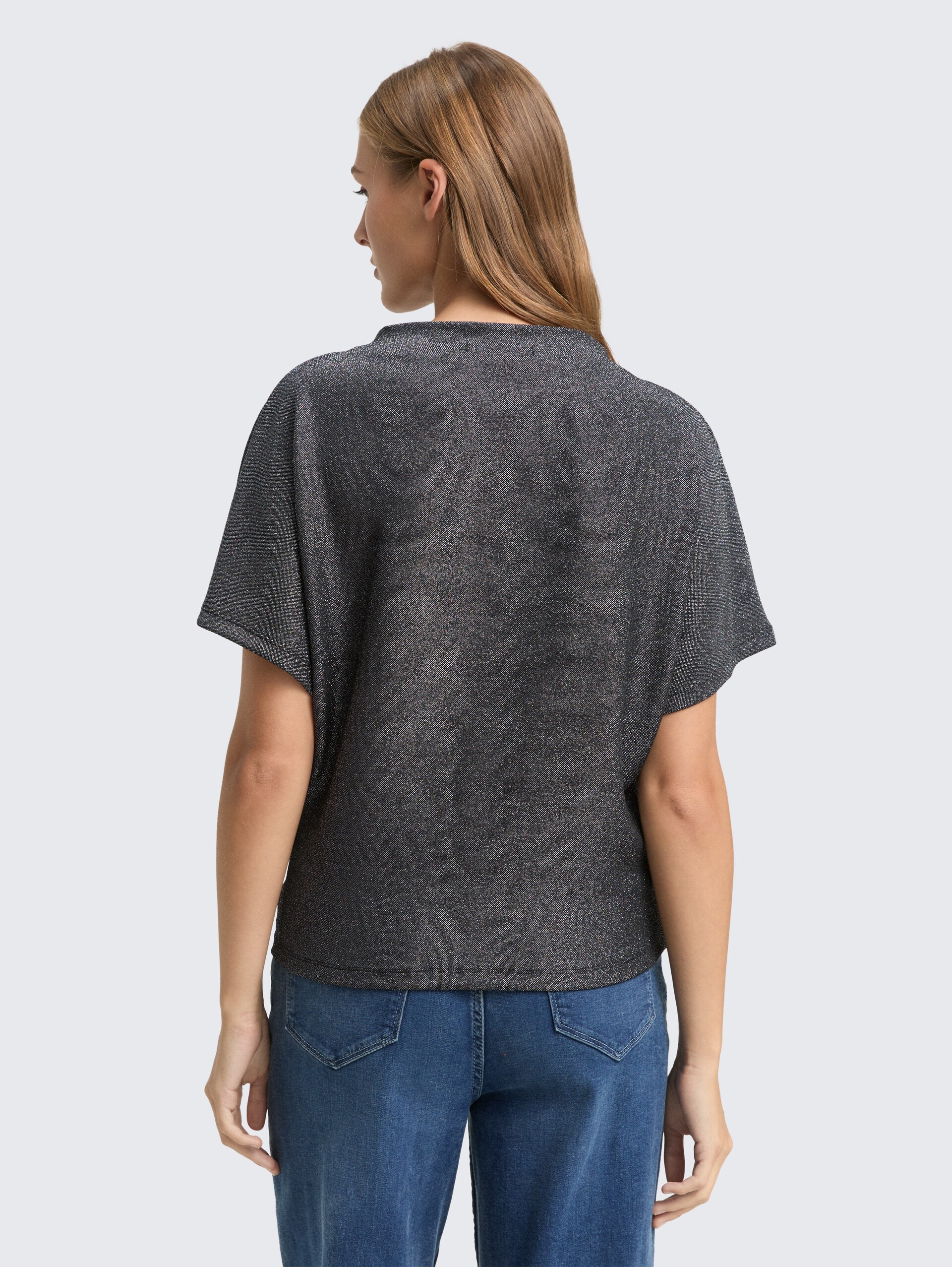 Glitzer T-Shirt mit Fledermausärmeln - black glitter - Auschnitt Model-Rückansicht