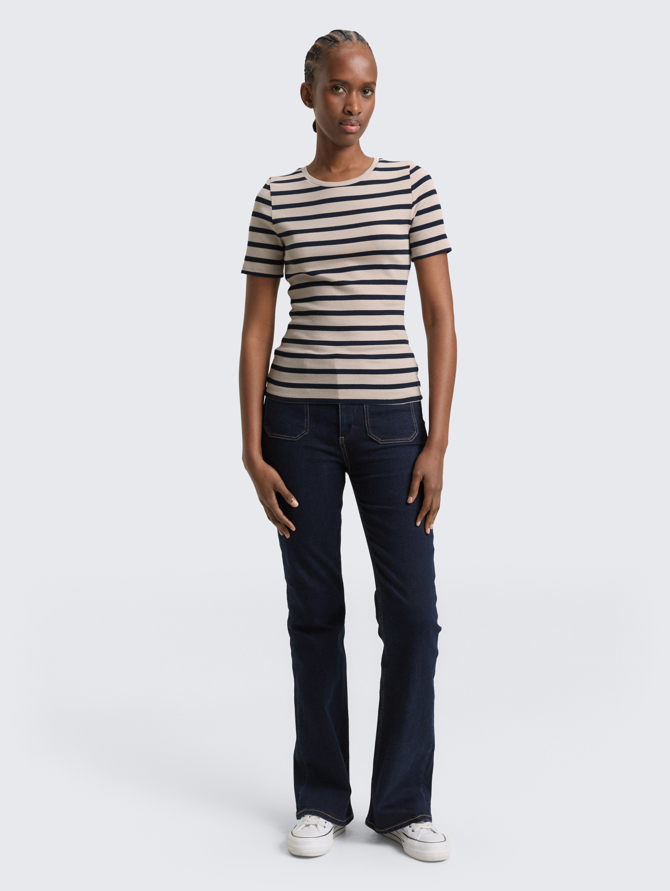 Slim Fit T-Shirt mit Streifenmuster - cloud grey navy stripe - Model-Vorderansicht