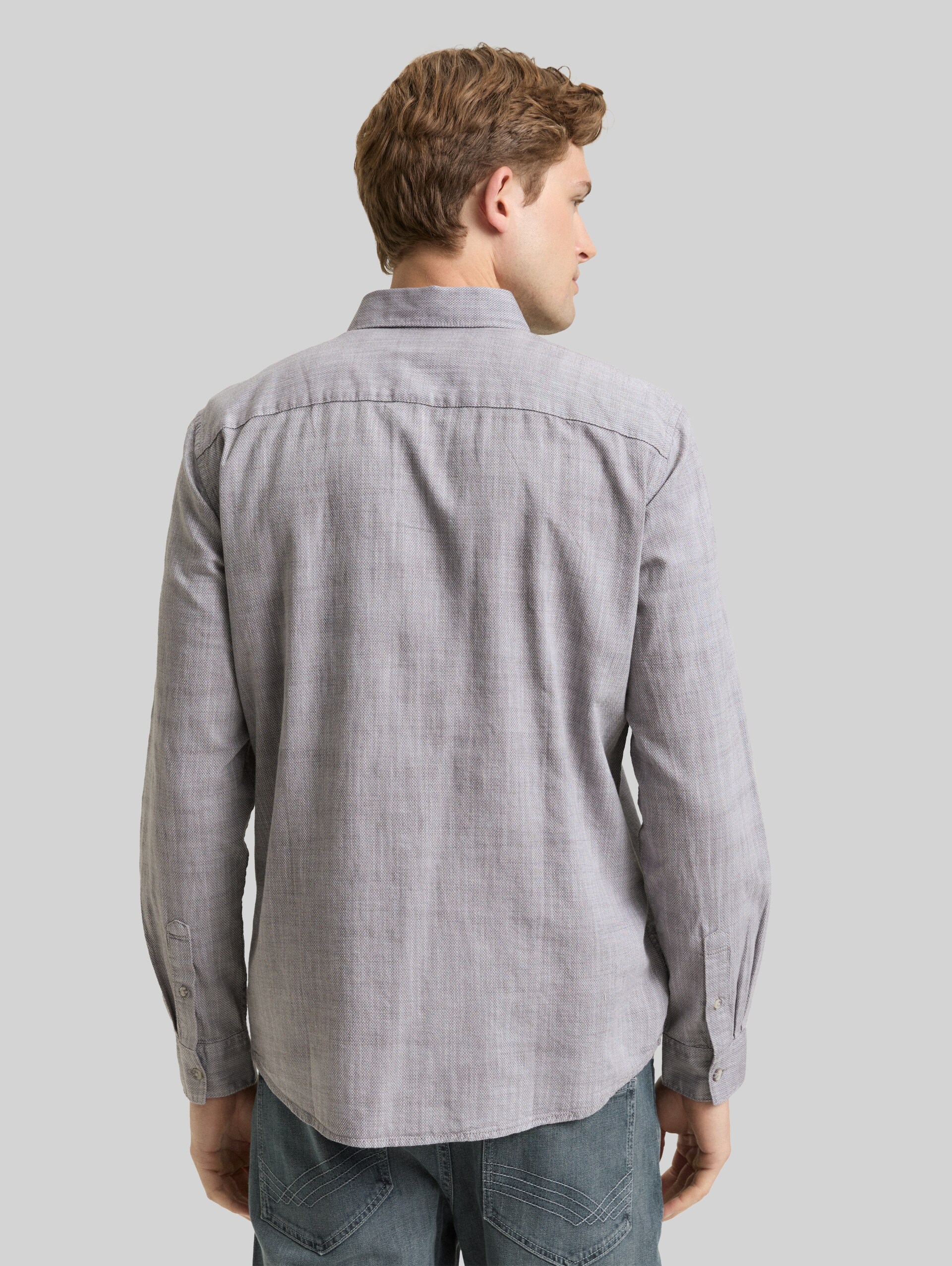 Regular Fit Hemd mit Brusttasche - pavement grey white structure - Auschnitt Model-Rückansicht