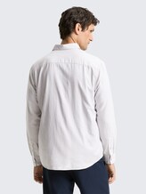 Regular Fit Hemd mit Brusttasche - chalk grey white structure - Auschnitt Model-Rückansicht