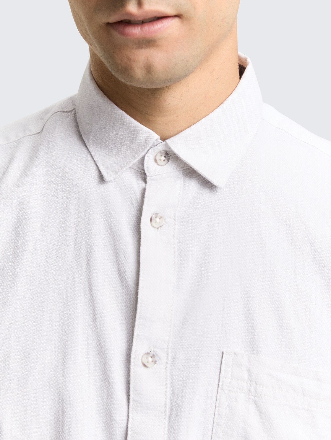 Regular Fit Hemd mit Brusttasche - chalk grey white structure - Detail-Model-Ansicht