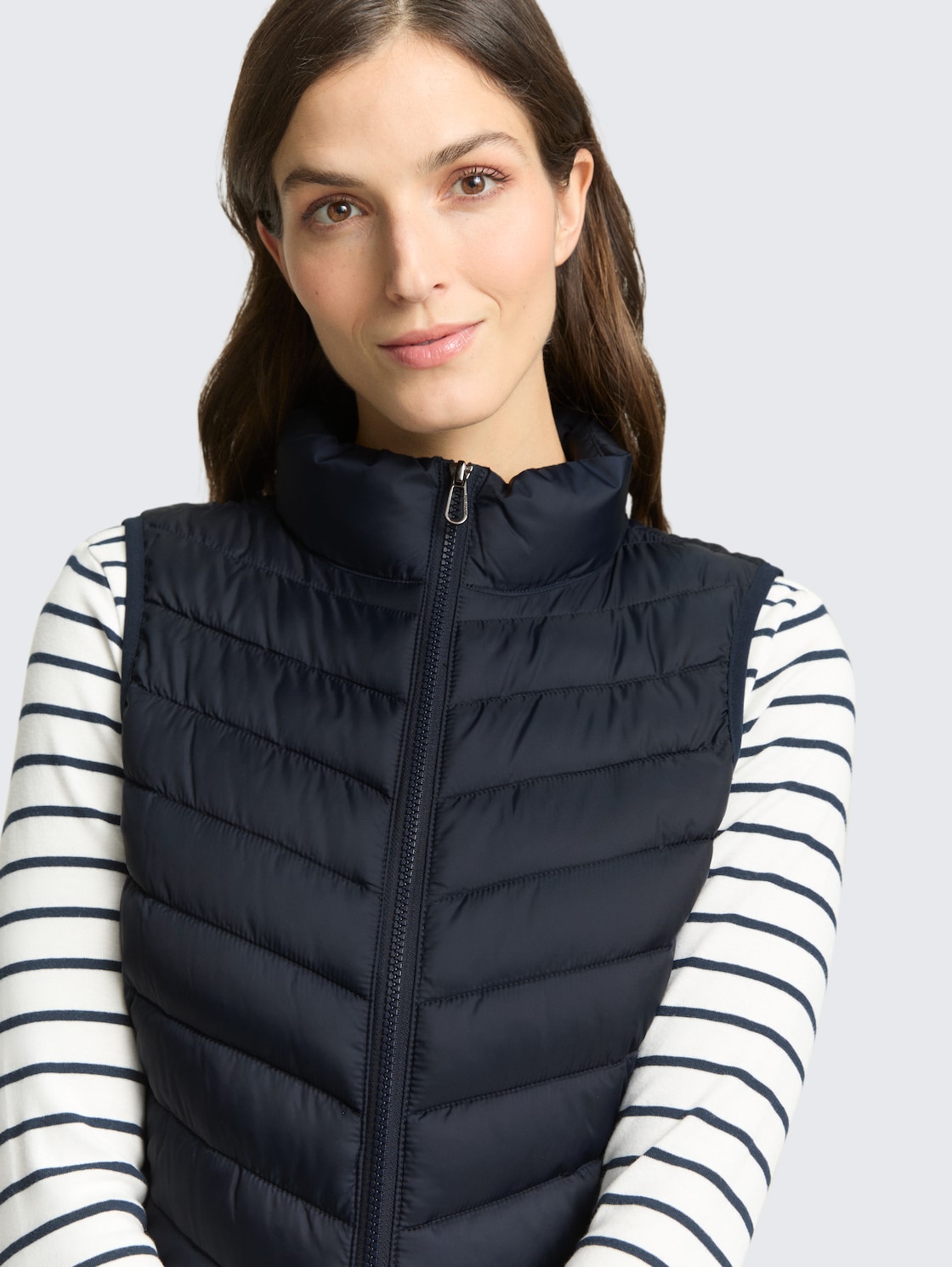 Lightweight Steppweste aus wasserabweisendem Material - sky captain blue - Detail-Model-Ansicht