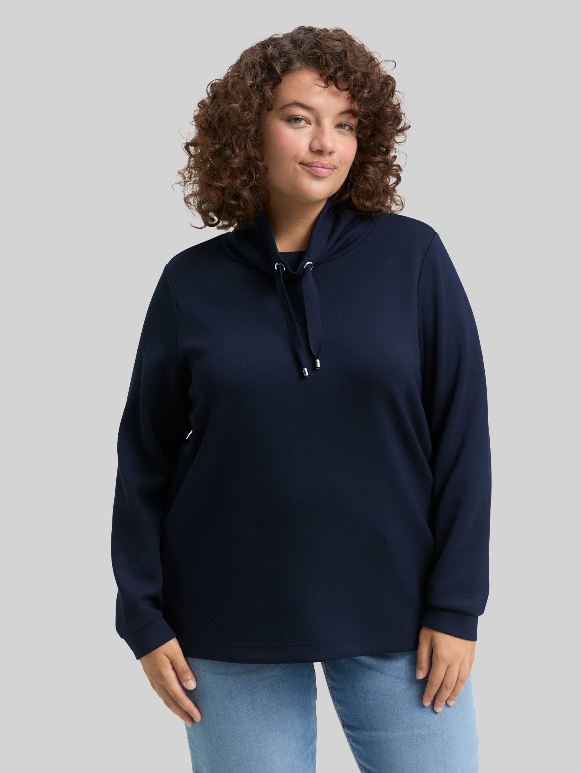 Plus Size - Scuba sweatshirt with stand-up collar - sky captain blue - Neckline model front view