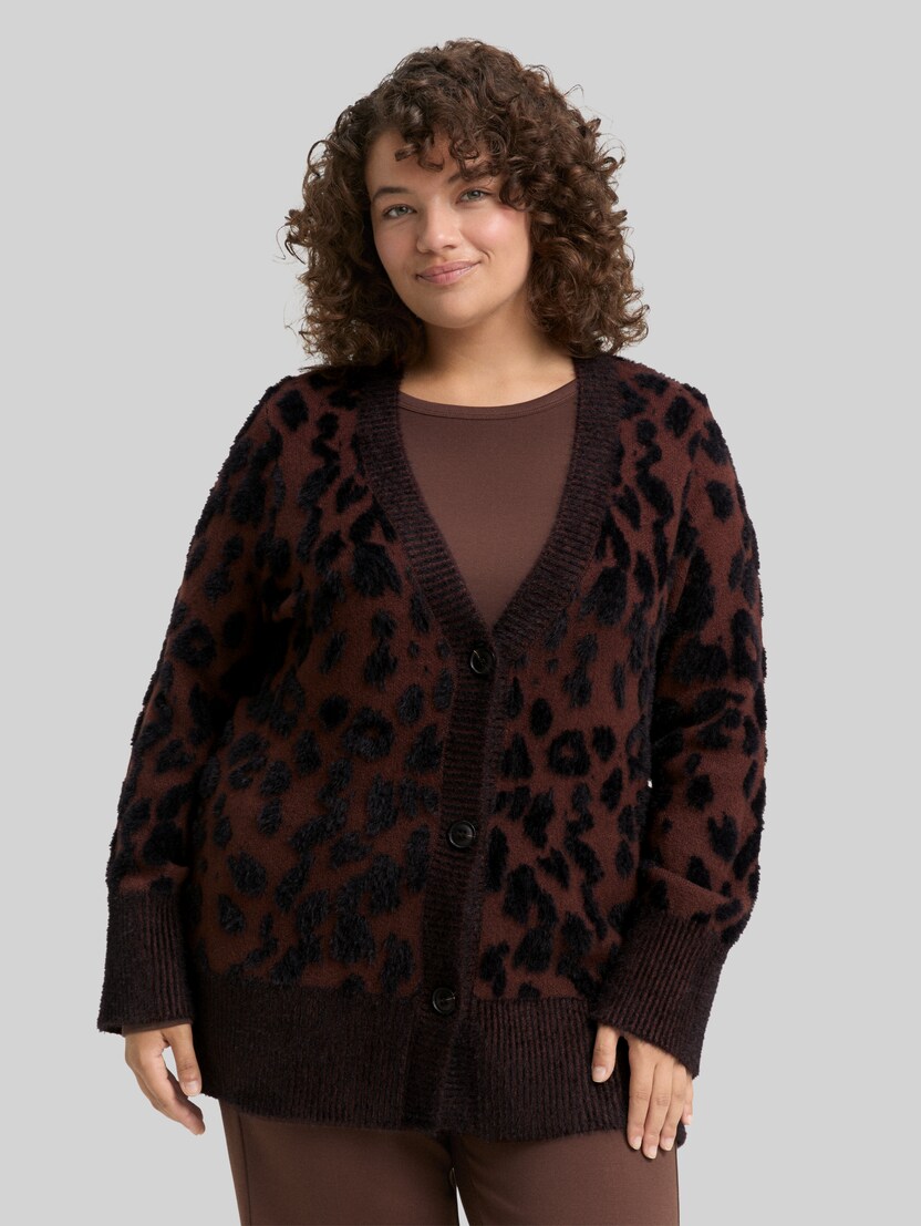 Plus Size - Loose Fit Cardigan mit Leo-Muster von Women Plus Size, big brown leo design