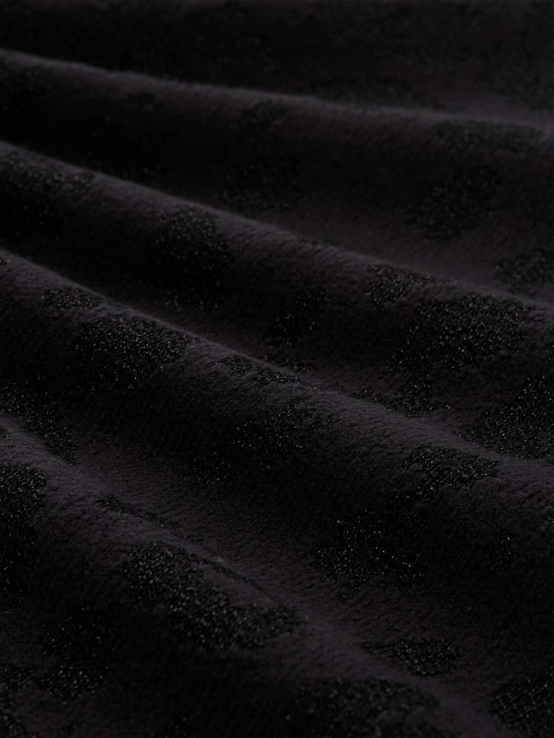Plus Size - Strickpullover mit Glitzer-Effekt - black lurex knit - Material-Ansicht