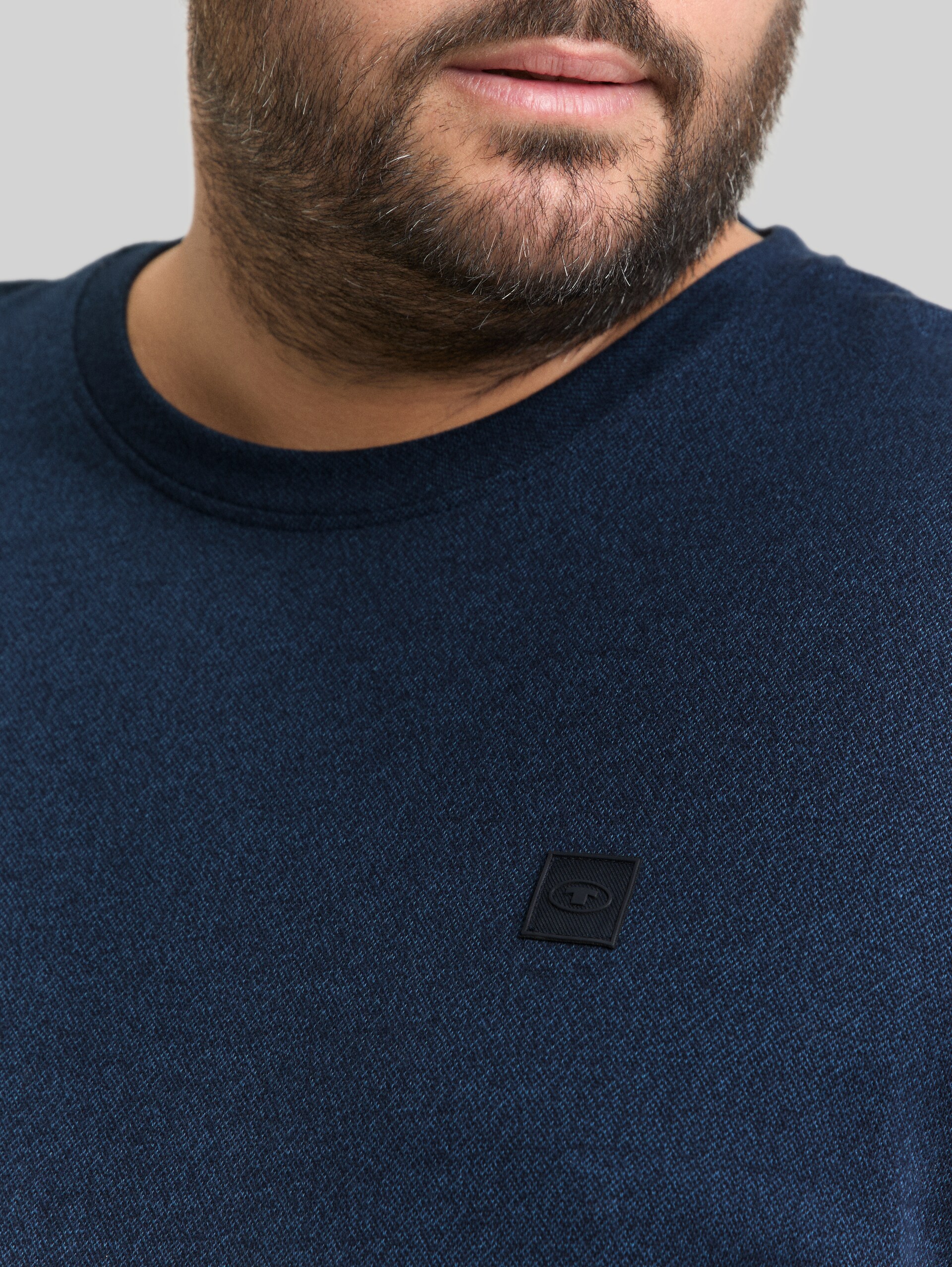Plus Size - Long-sleeved shirt with logo badge - real teal grindle structure - Detail model view