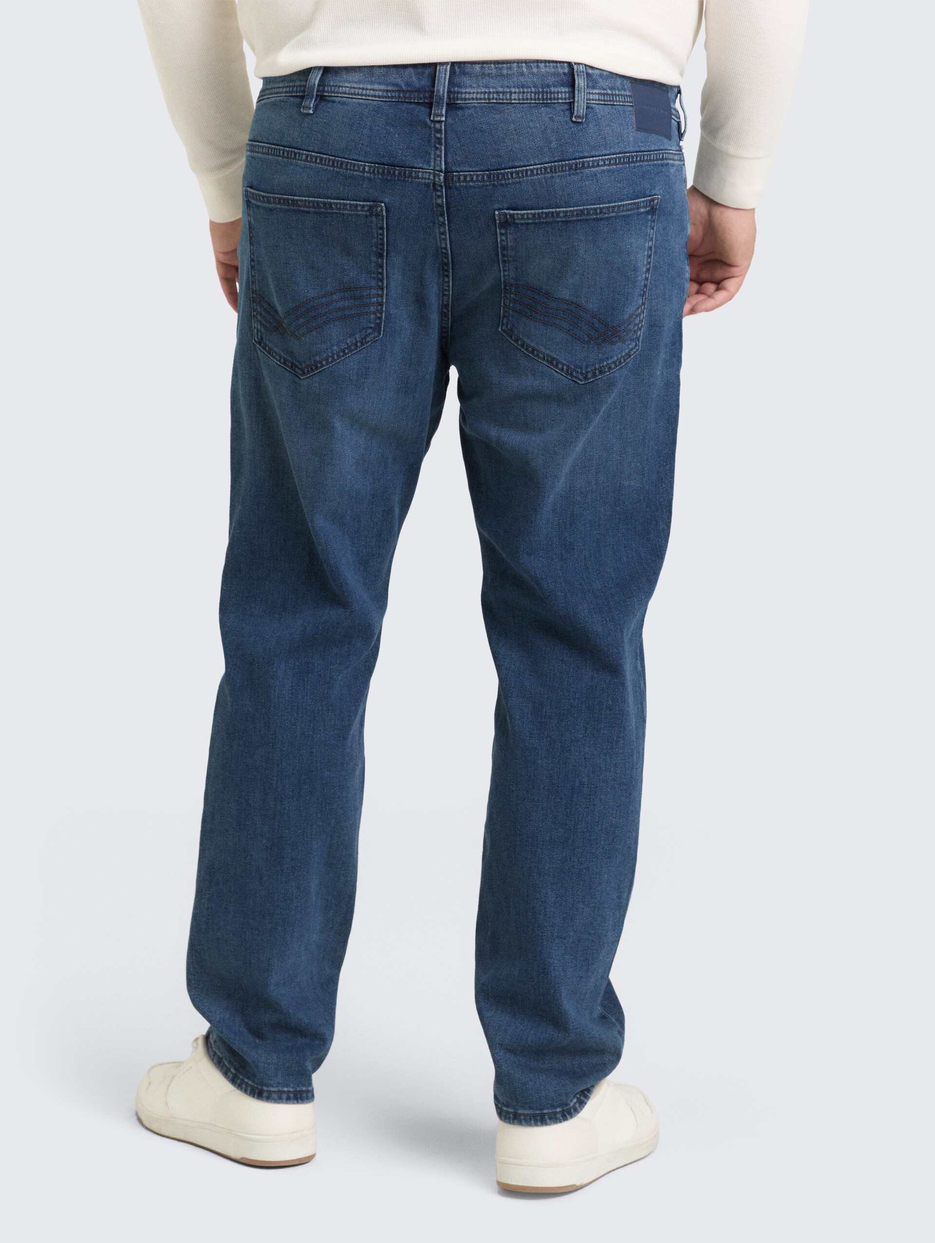 Plus Size - Regular Fit Jeans - mid stone wash denim - Auschnitt Model-Rückansicht
