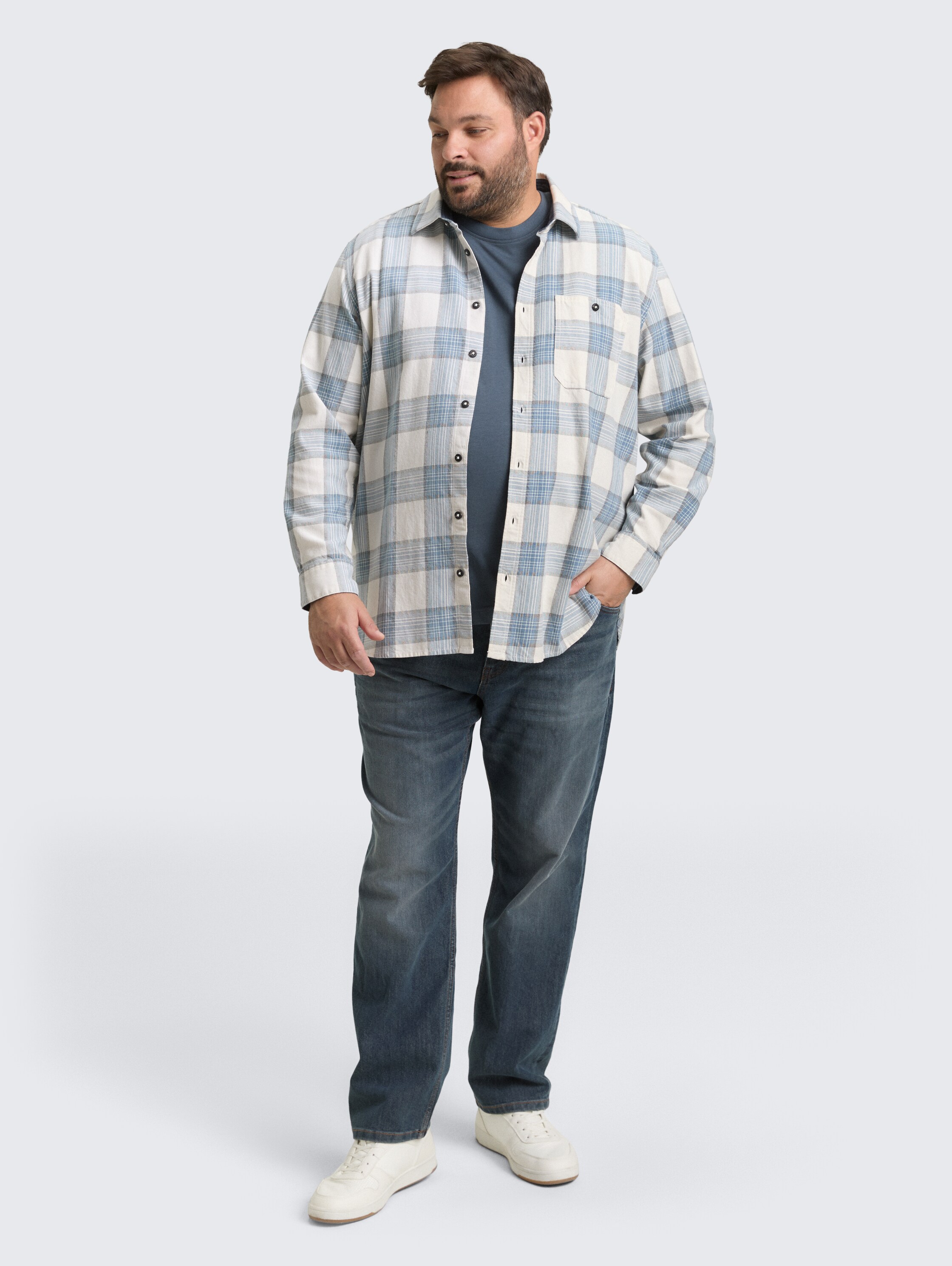 Plus Size - Hemd mit Karomuster - white light blue check - Model-Vorderansicht