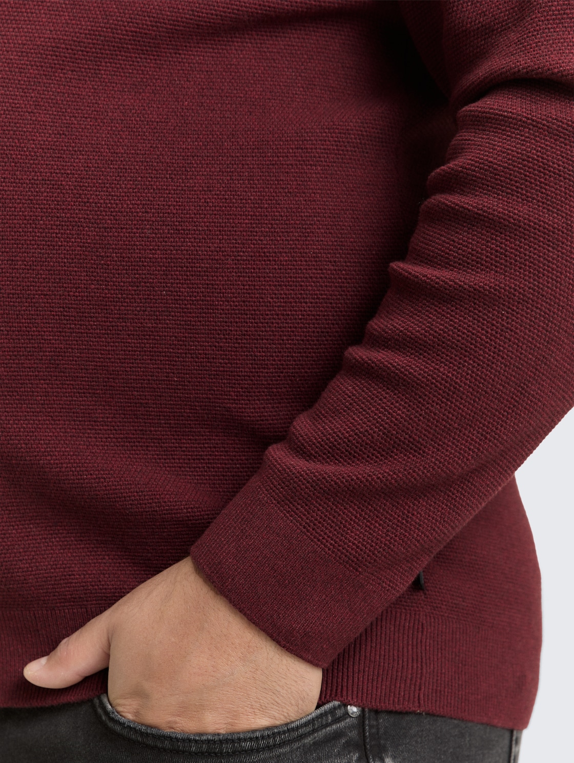 Plus Size - Strickpullover aus Baumwolle - bordeaux melange - Detail-Model-Ansicht