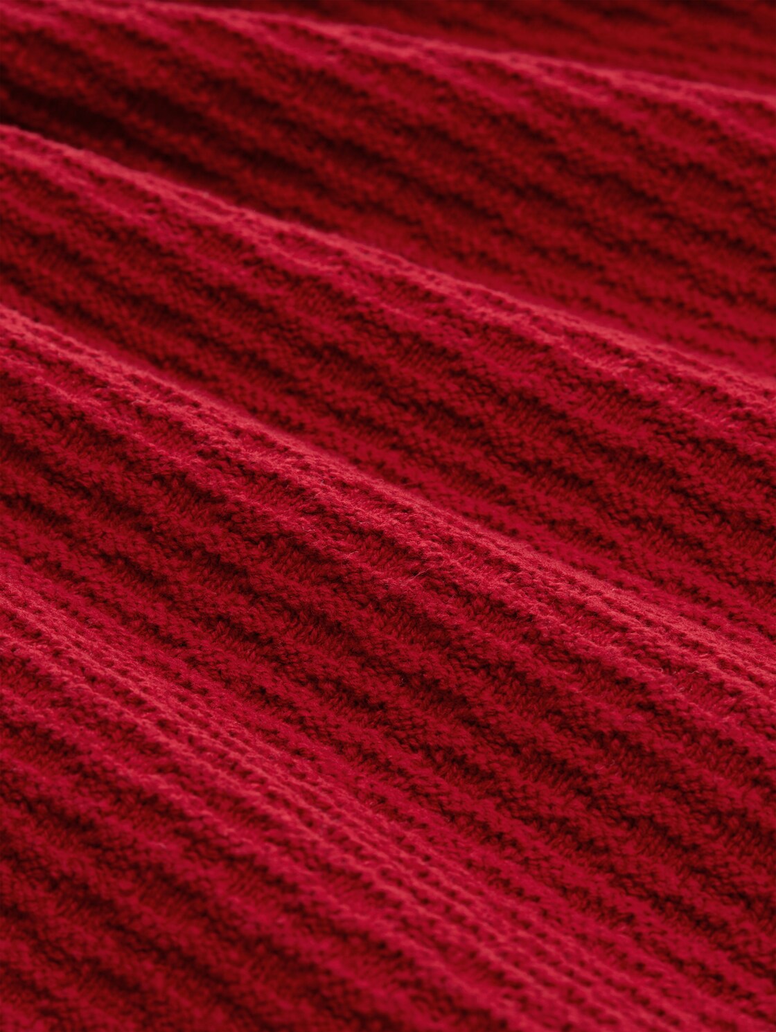 Plus Size - Strickpullover mit Rundhalsausschnitt - Coach Red - Material-Ansicht