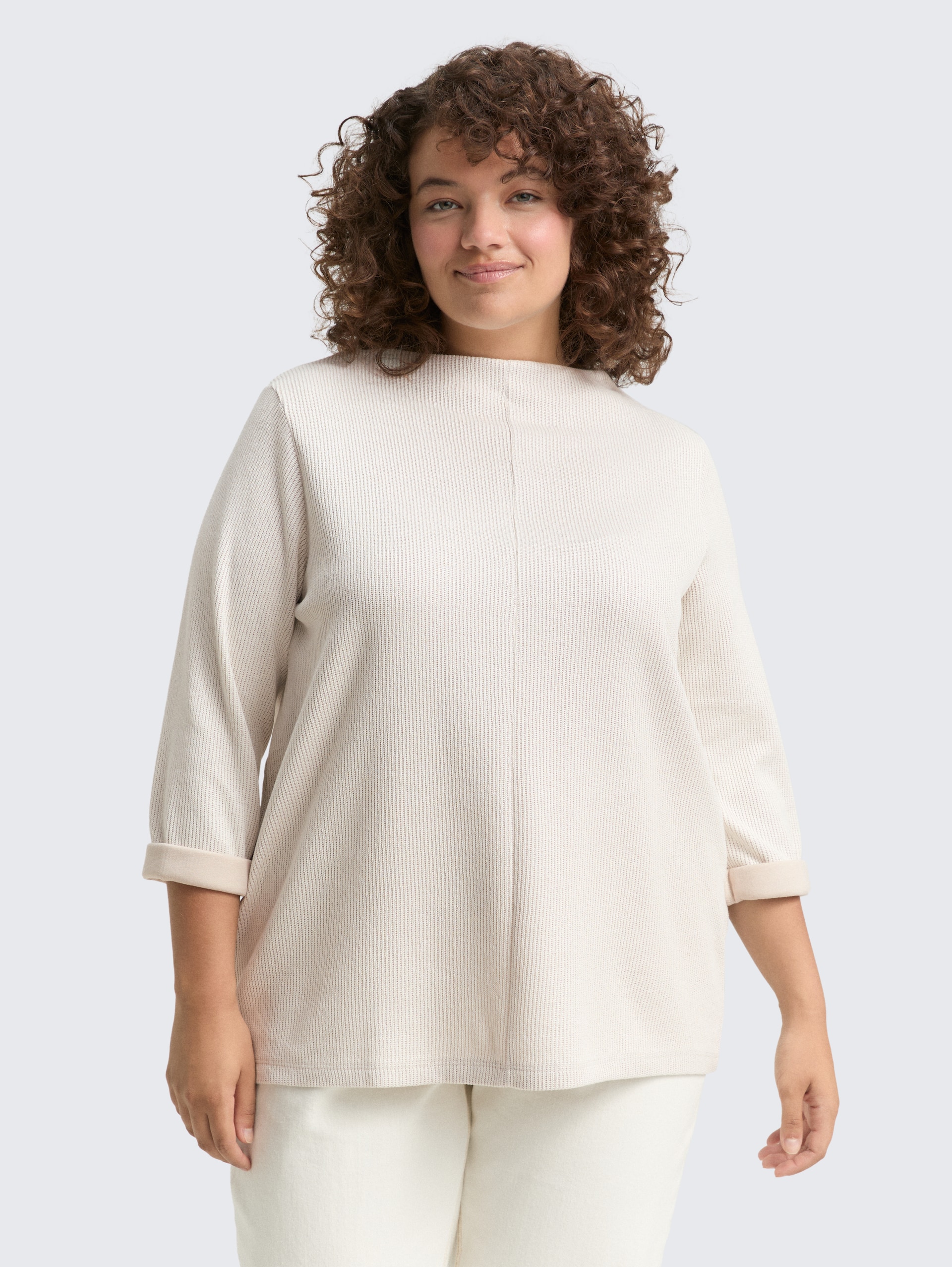 Plus Size - Sweatshirt mit Stehkragen - sand stone beige melange - Ausschnitt Model-Vorderansicht
