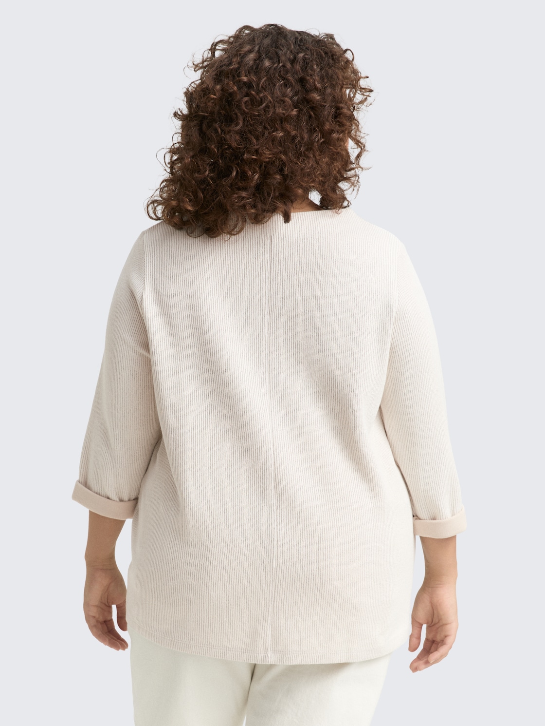 Plus Size - Sweatshirt mit Stehkragen - sand stone beige melange - Auschnitt Model-Rückansicht