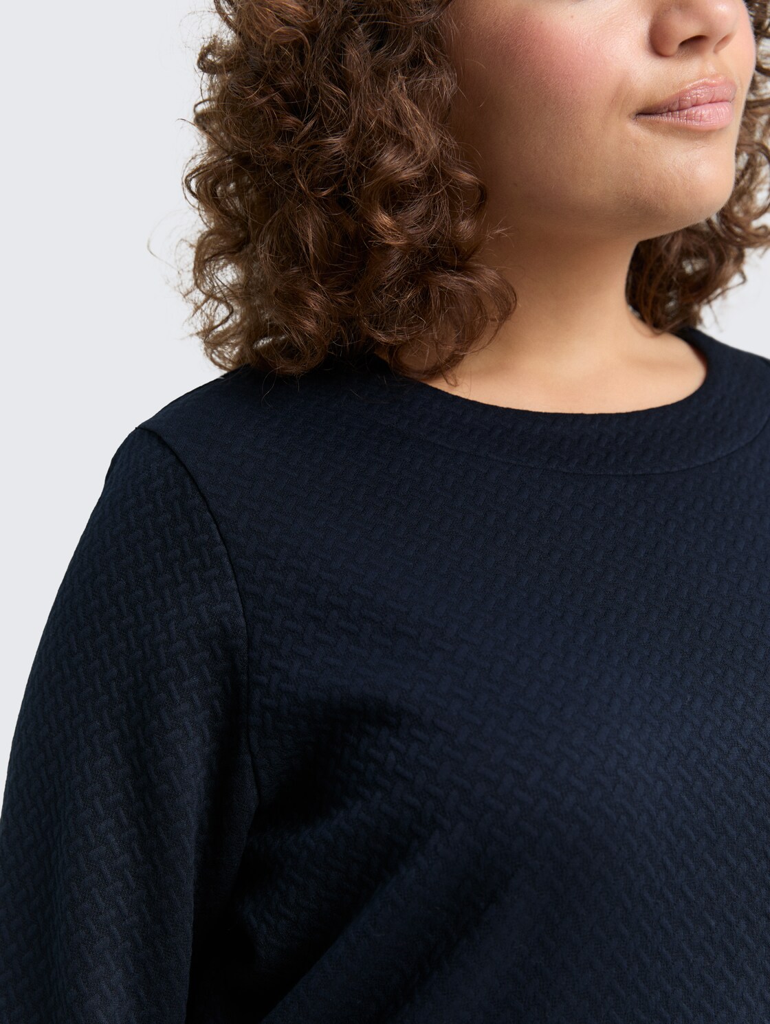 Plus Size - Boxy Fit Sweatshirt - sky captain blue - Detail-Model-Ansicht