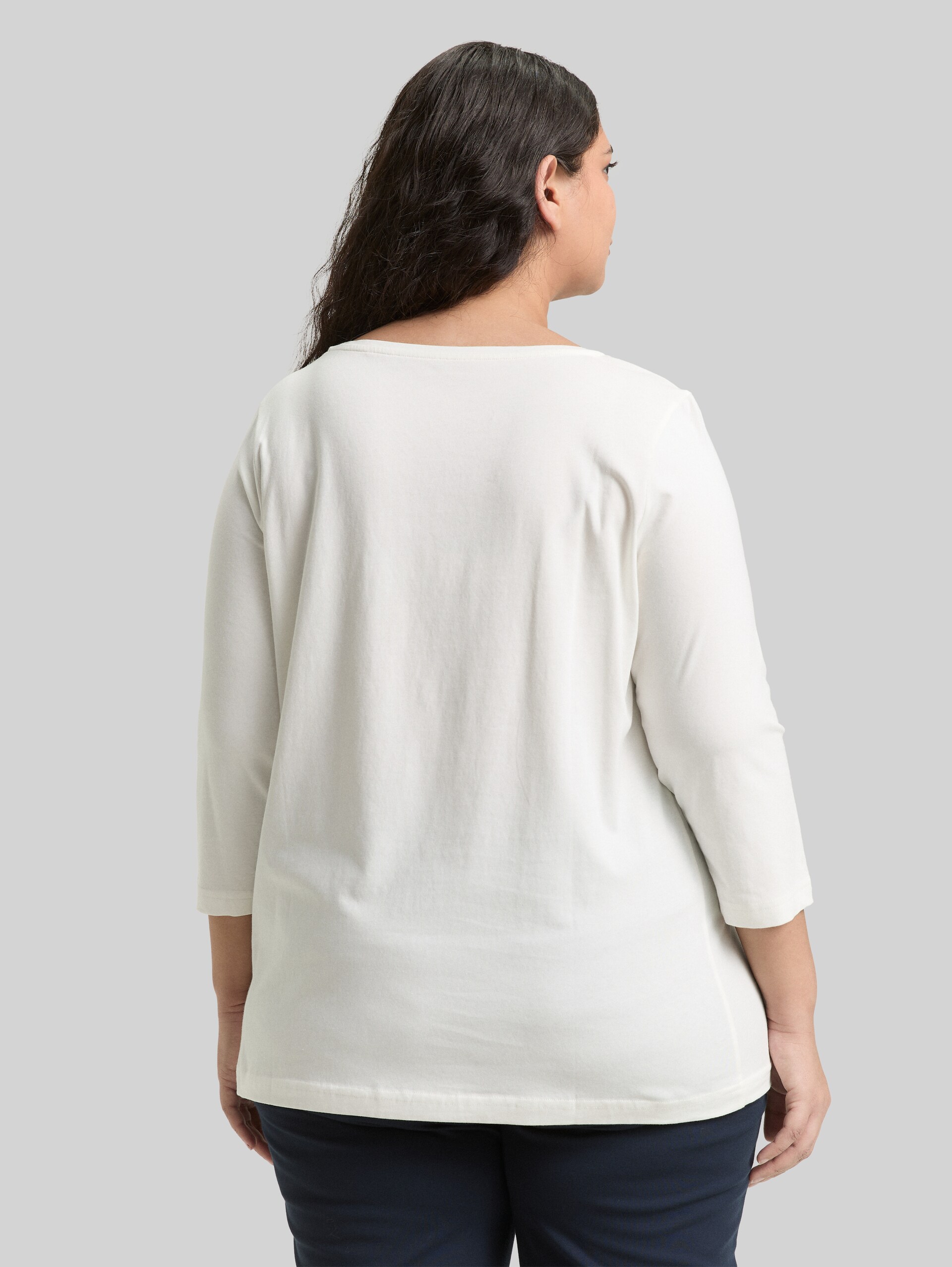 Plus Size - Langarmshirt mit Print - Soft Clear White - Auschnitt Model-Rückansicht