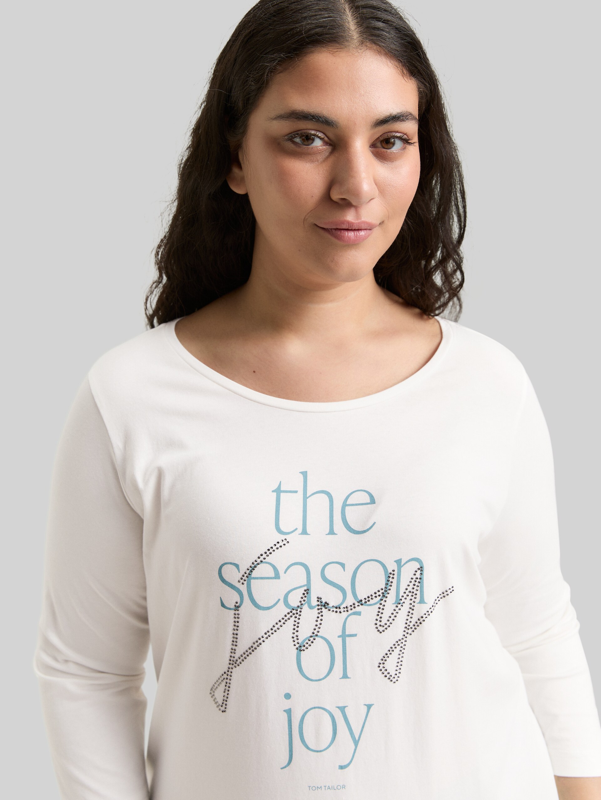 Plus Size - Langarmshirt mit Print - Soft Clear White - Detail-Model-Ansicht