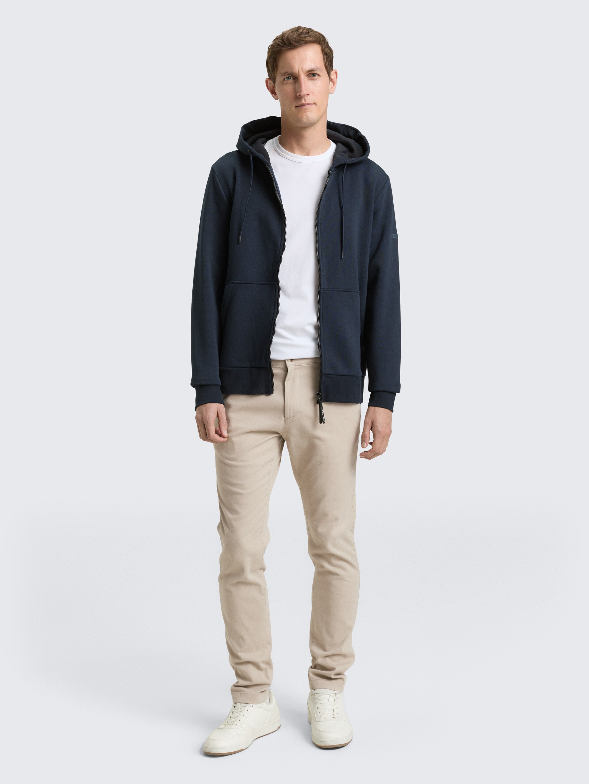 TTTRAVIS SLIM Chino Hose - Cashew Beige - Model-Vorderansicht
