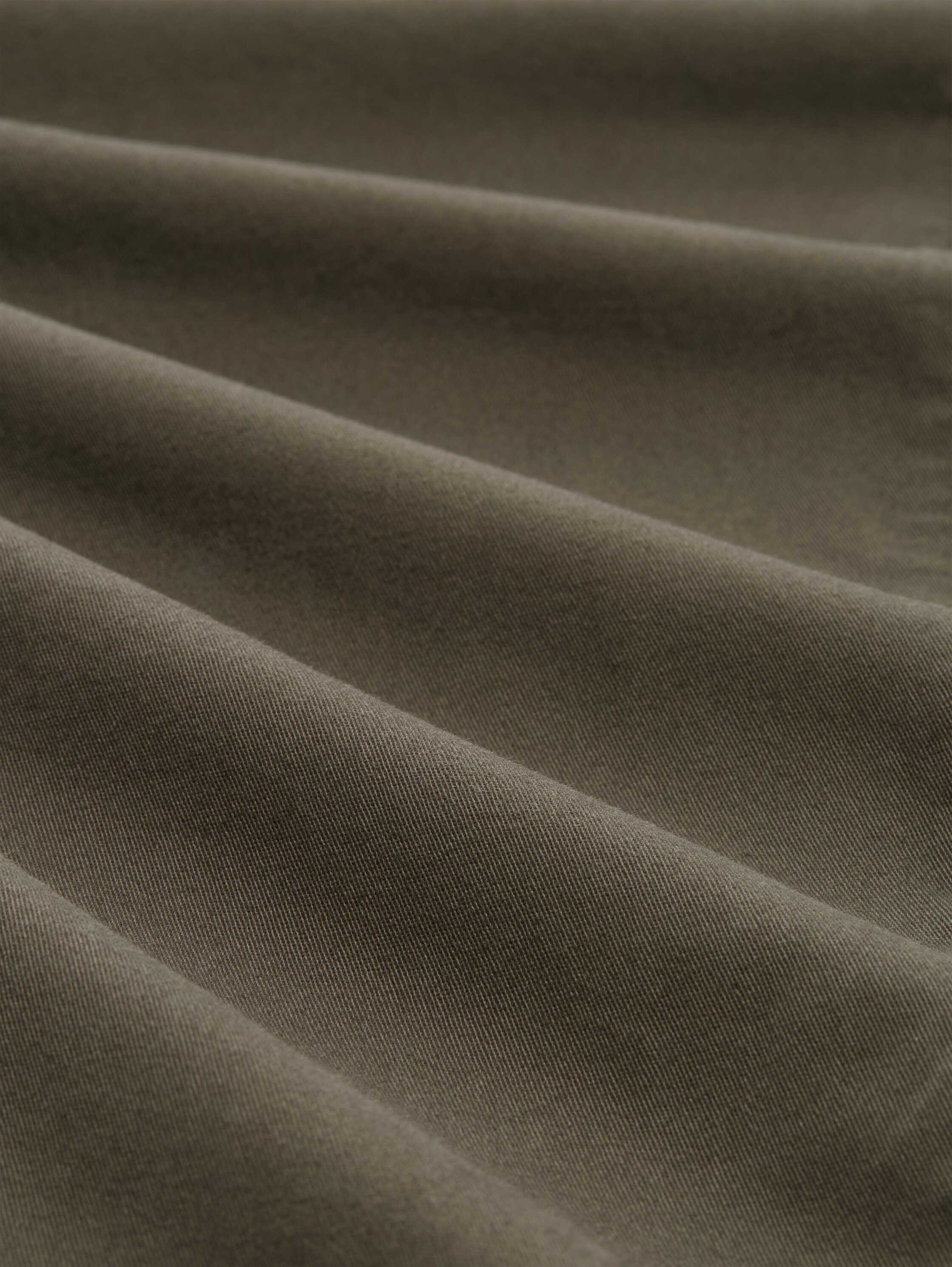 TTTRAVIS SLIM Chino Hose - deep leaf green - Material-Ansicht