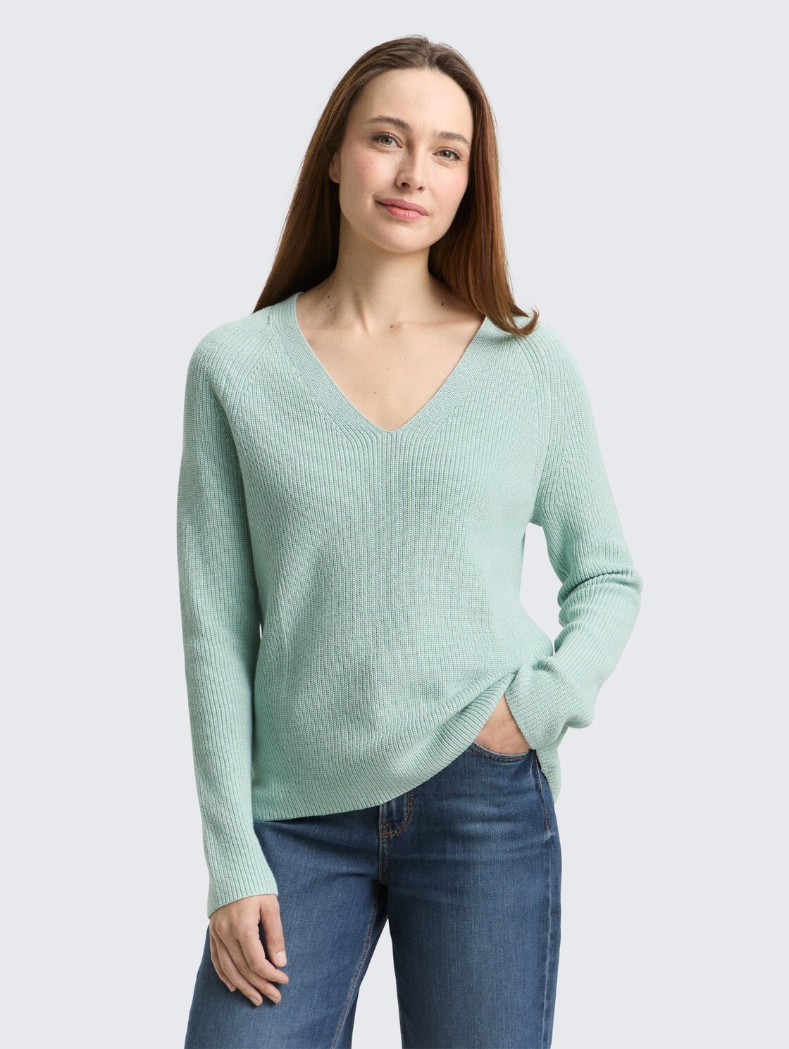 Strickpullover mit V-Ausschnitt - blue haze - Ausschnitt Model-Vorderansicht