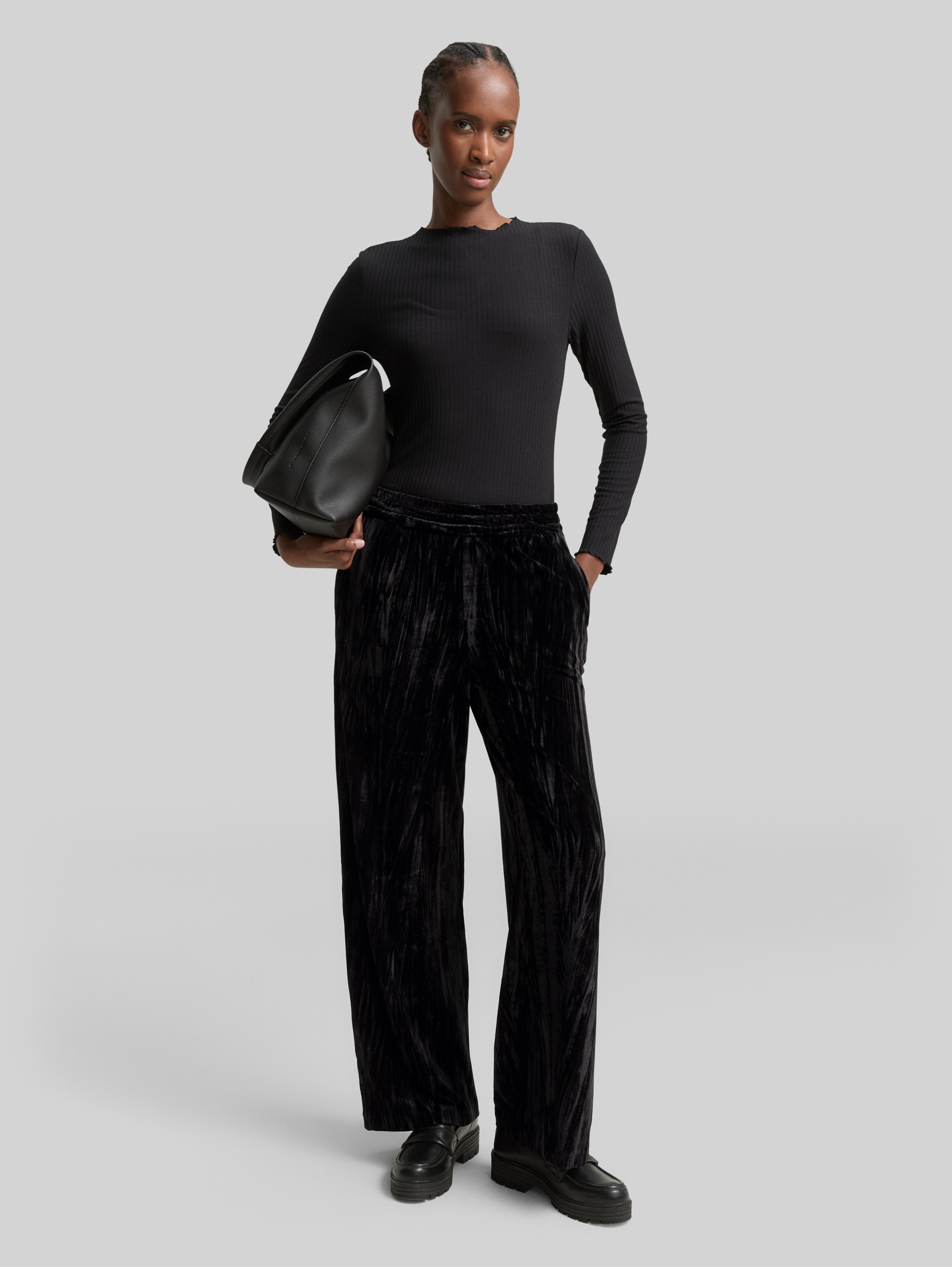 Wide-leg velvet pants in black by Tom Tailor