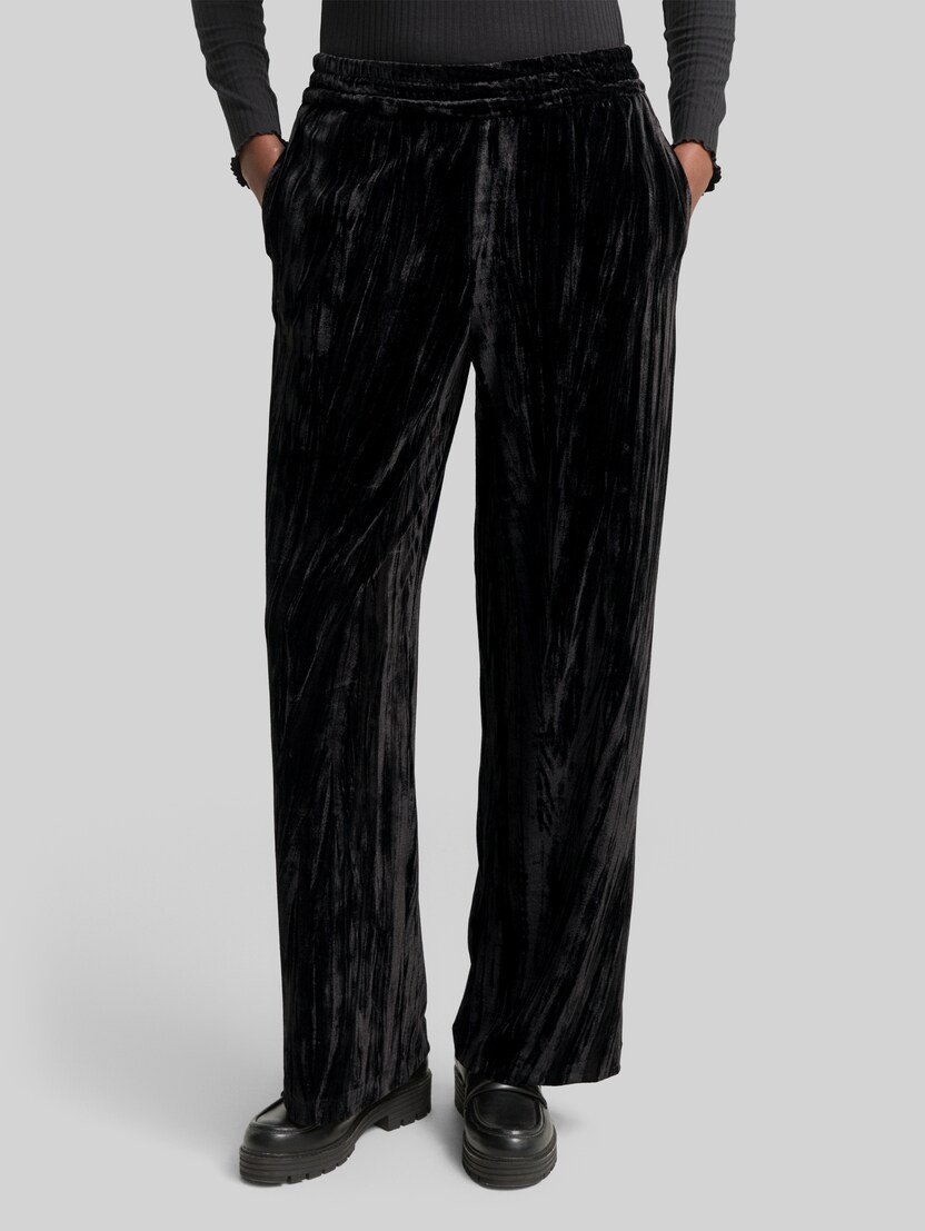 Wijde fluwelen broek door Denim Female, deep black