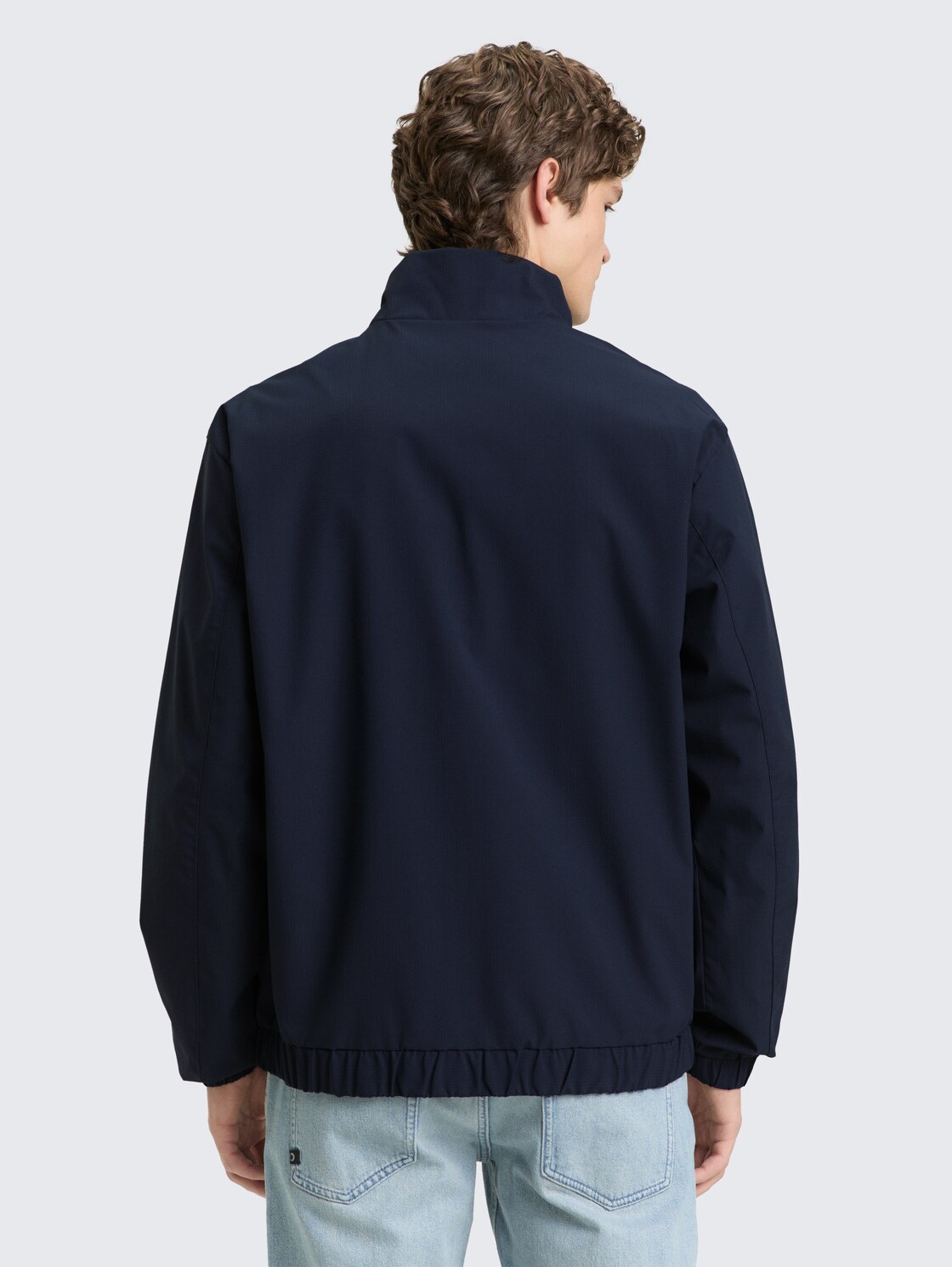 Blouson Jacke aus wasserabweisendem Material - sky captain blue - Model-Rückansicht