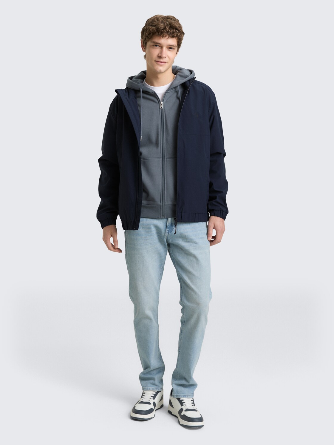 Blouson Jacke aus wasserabweisendem Material - sky captain blue - seitliche Model-Ansicht