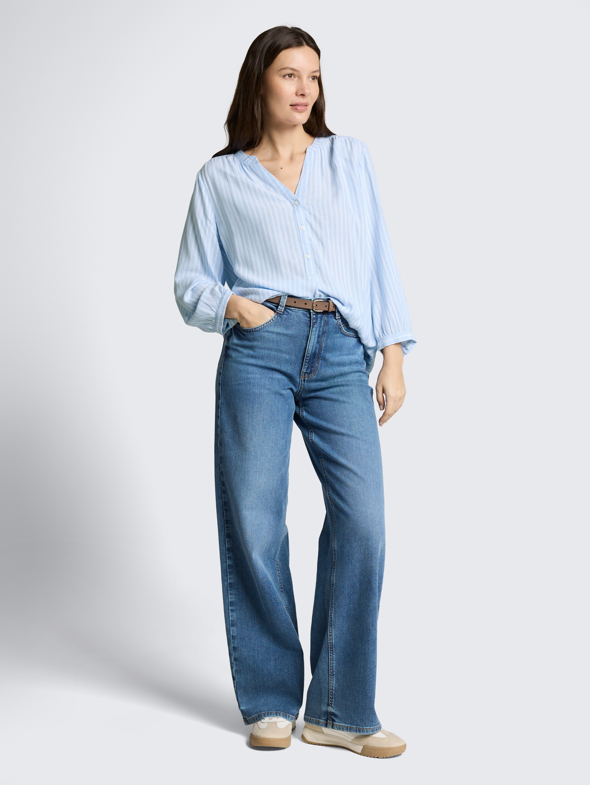 Bluse mit Streifenmuster - blue white stripe - Model-Vorderansicht