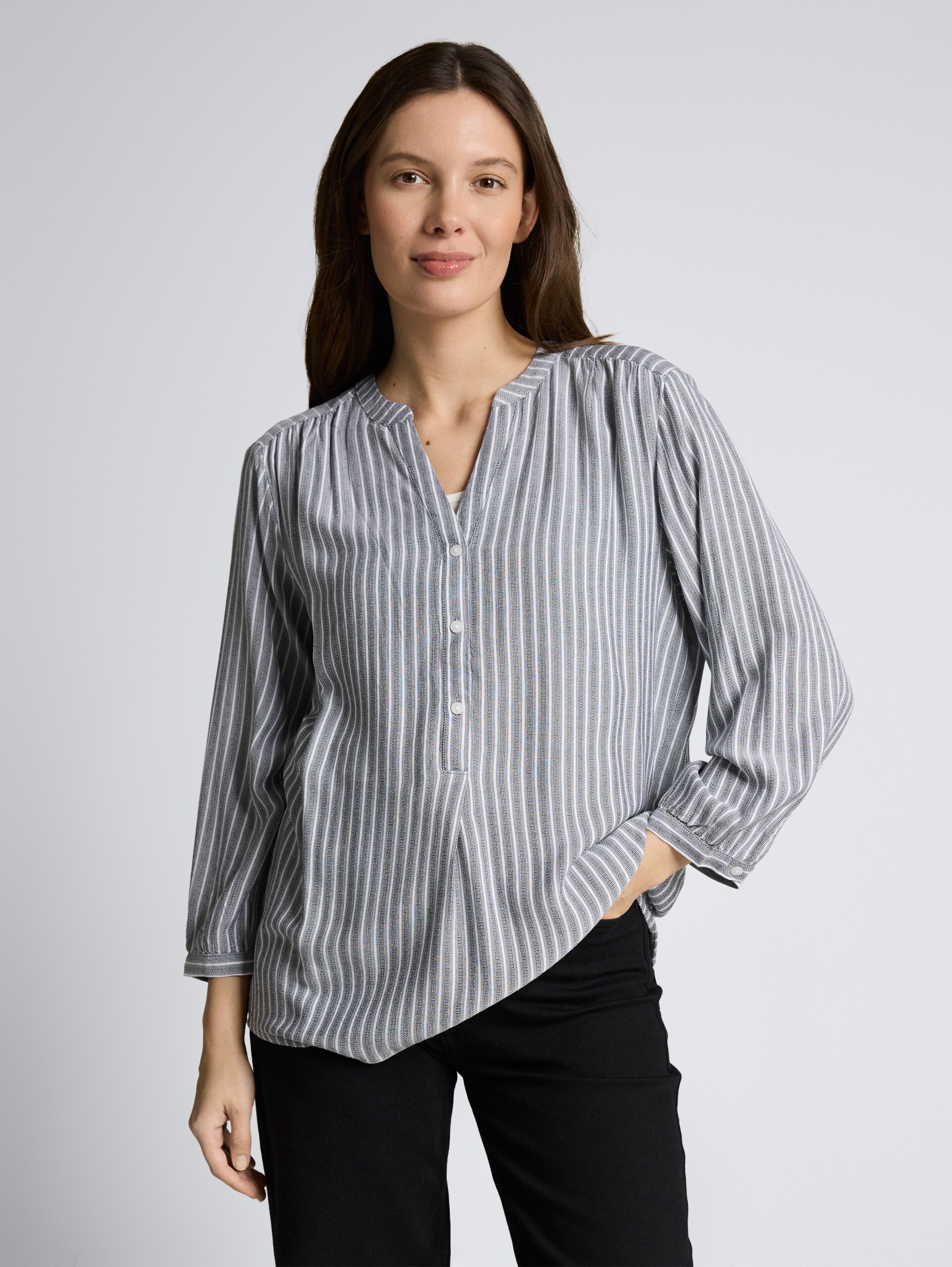 Bluse mit Streifenmuster - navy white stripe - Ausschnitt Model-Vorderansicht