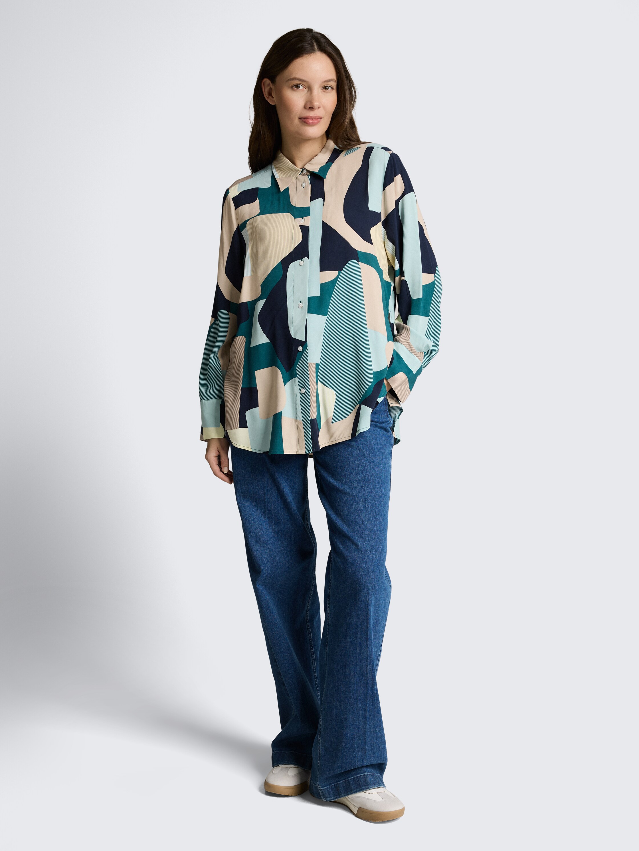 Blouse ample avec nœuds décoratifs - abstract stripe print - Vue de face du modèle