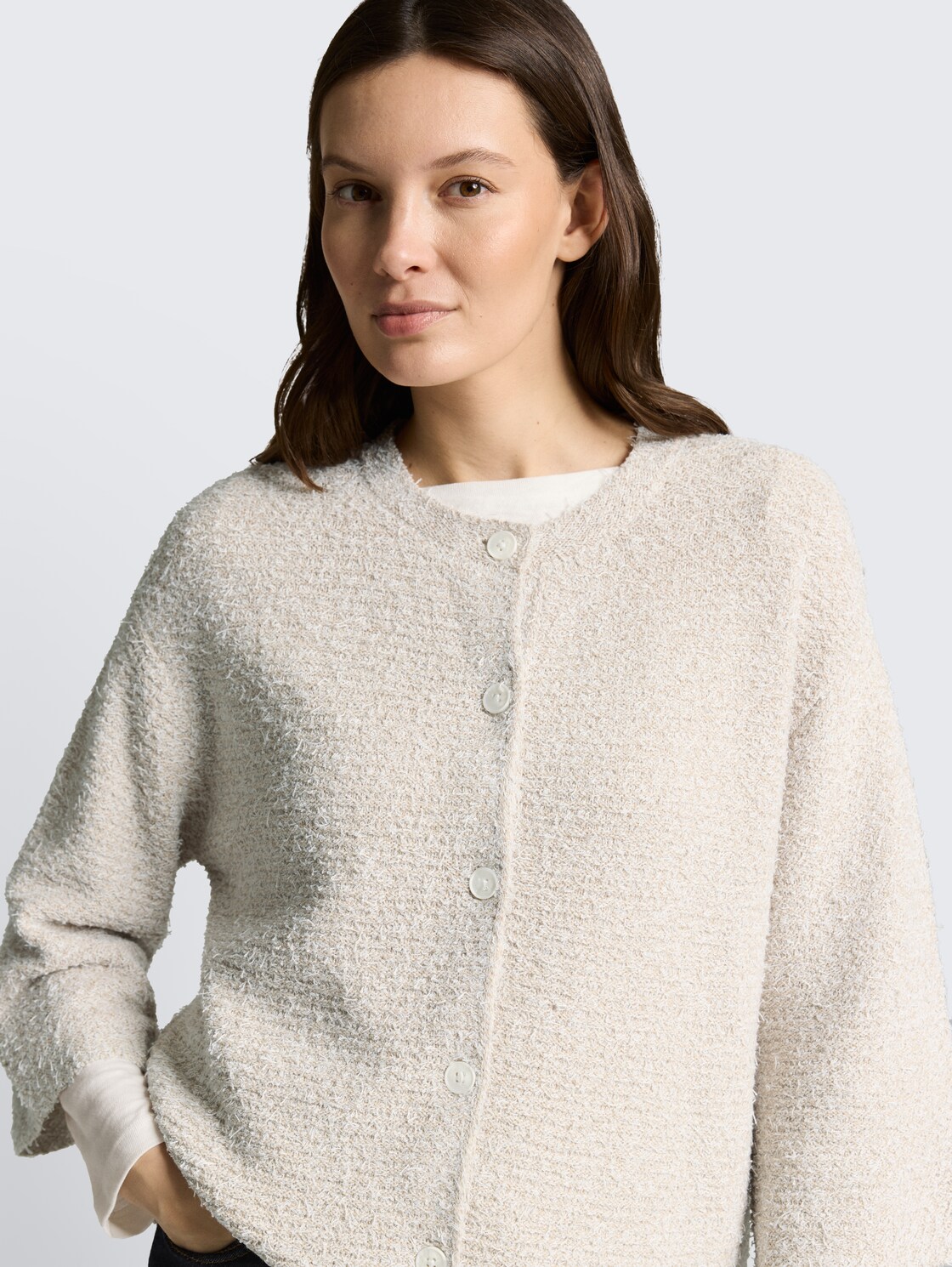 Loose Fit Cardigan mit 3/4-Arm - white beige structure - Detail-Model-Ansicht