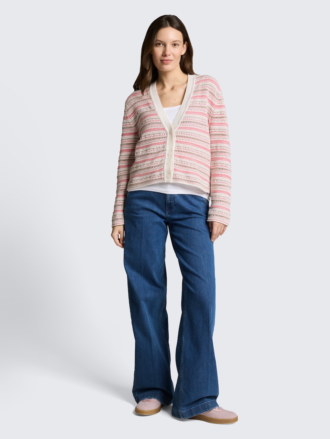 Loose Fit Cardigan mit Streifenmuster - pink beige stripe - Model-Vorderansicht