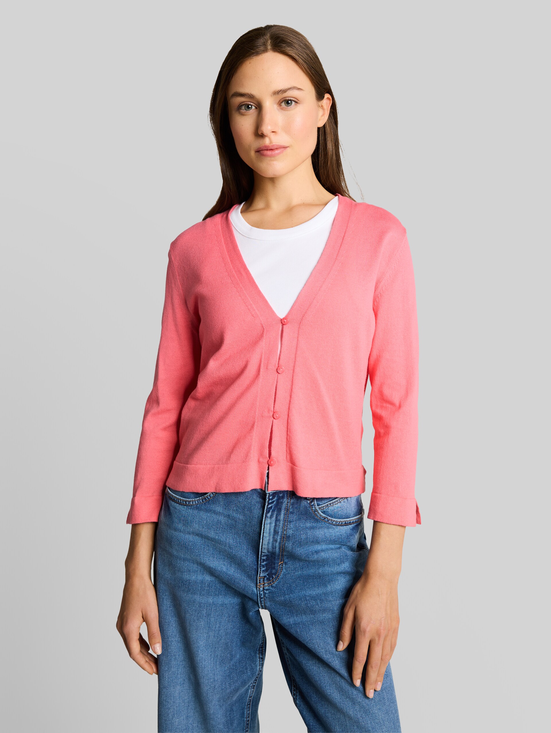 Cardigan en coton - soft coral pink - Découpe Vue de face du modèle