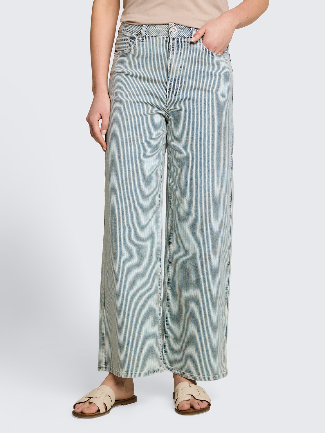TTNELMA CULOTTE Jeans mit Streifenmuster - denim offwhite stripe - Ausschnitt Model-Vorderansicht