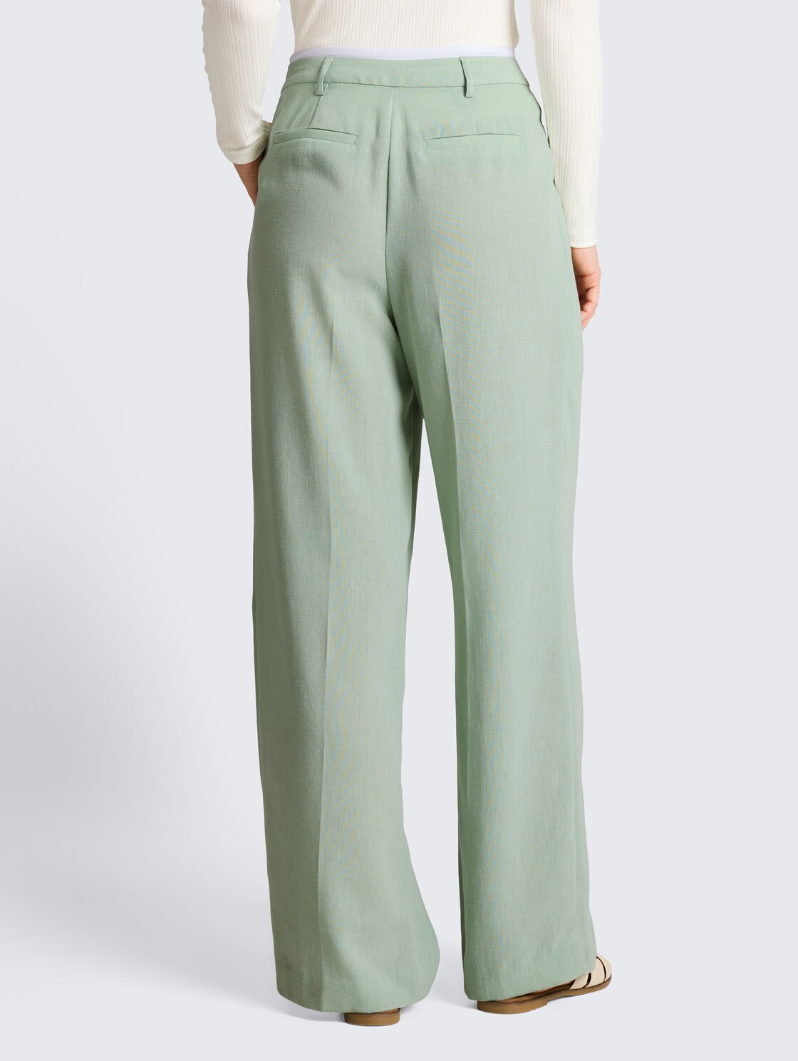Wide Leg Hose im 2-in-1-Look - light matcha green - Auschnitt Model-Rückansicht