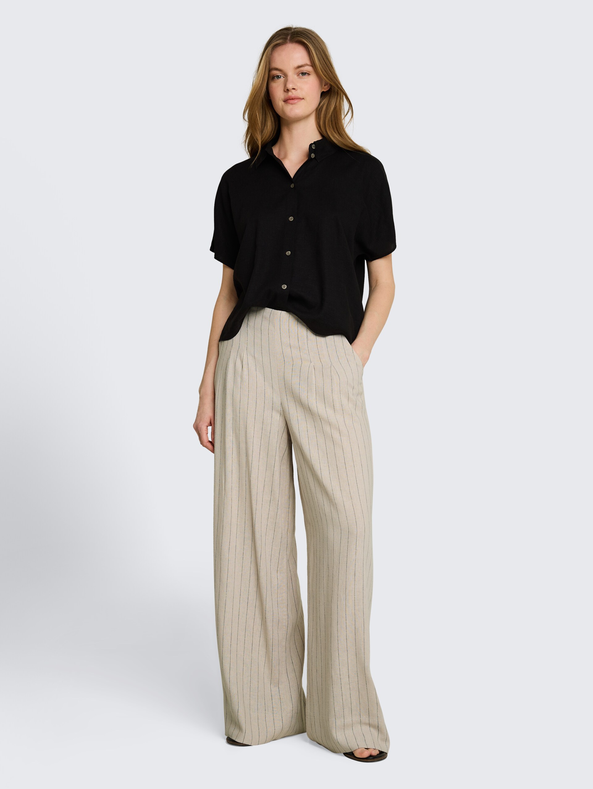 Wide leg broek met linnen - beige black vertical stripe - Model vooraanzicht