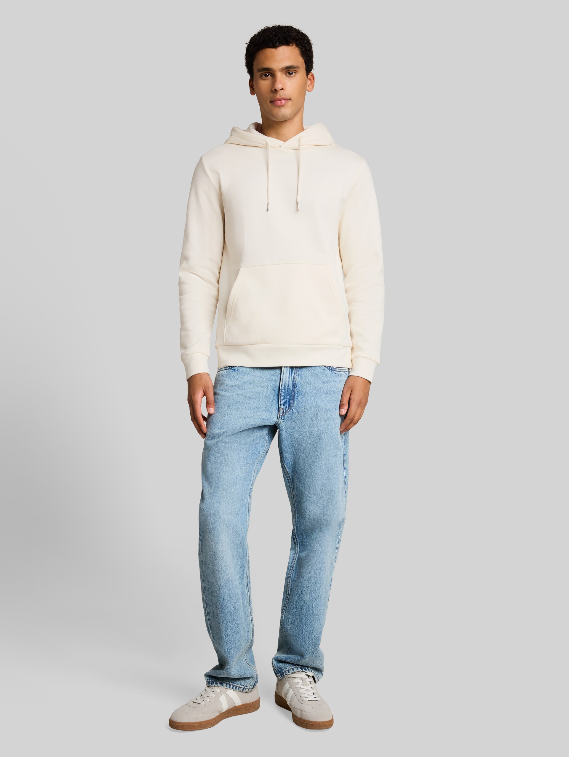 Basic Hoodie Sweatshirt - Gardenia White - Model-Vorderansicht