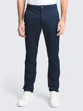 TTTRAVIS SLIM Chino Hose - navy mini geometric print - Ausschnitt Model-Vorderansicht